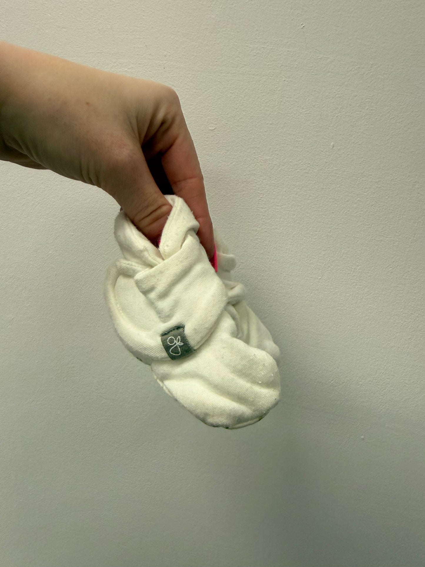 NEWBORN BOOTIES (GIRAFE BOTTOMS)