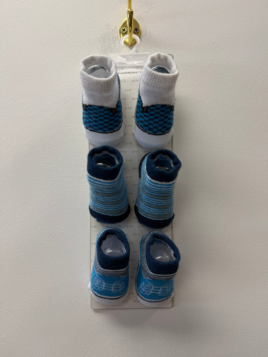 NEW 3 PACK OF SOCKS SIZE 0-3M