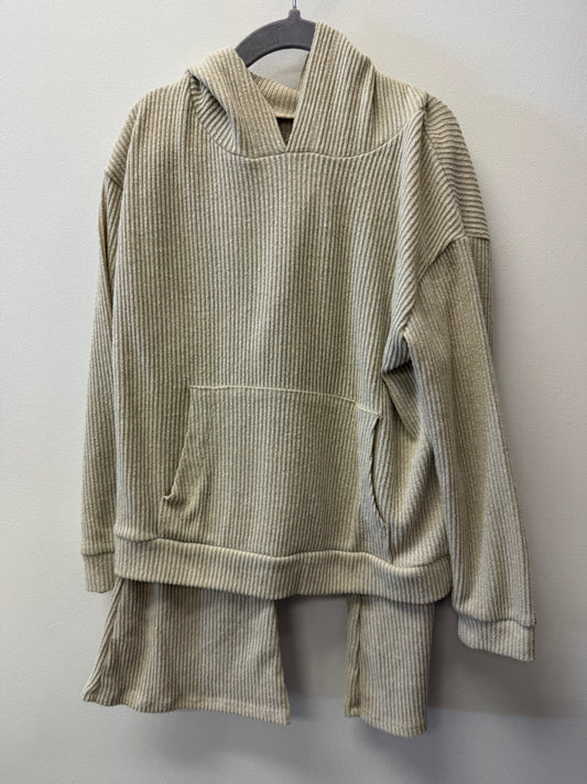 BTWEEN BEIGE 2 PIECE OUTFIT SIZE 7-8