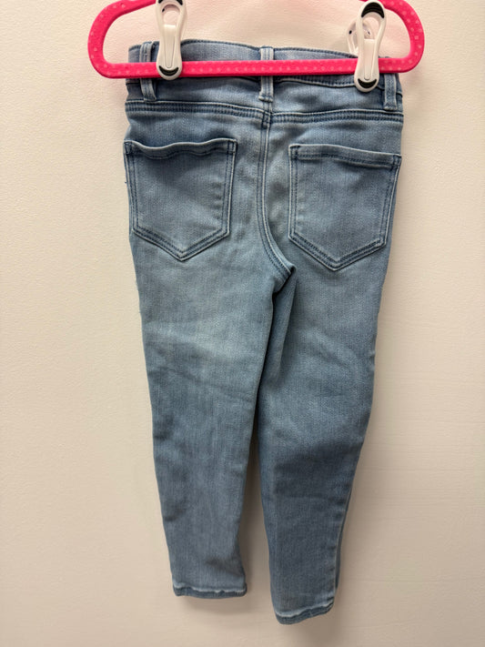 OSHKOSH STRECHY JEANS SIZE 5T