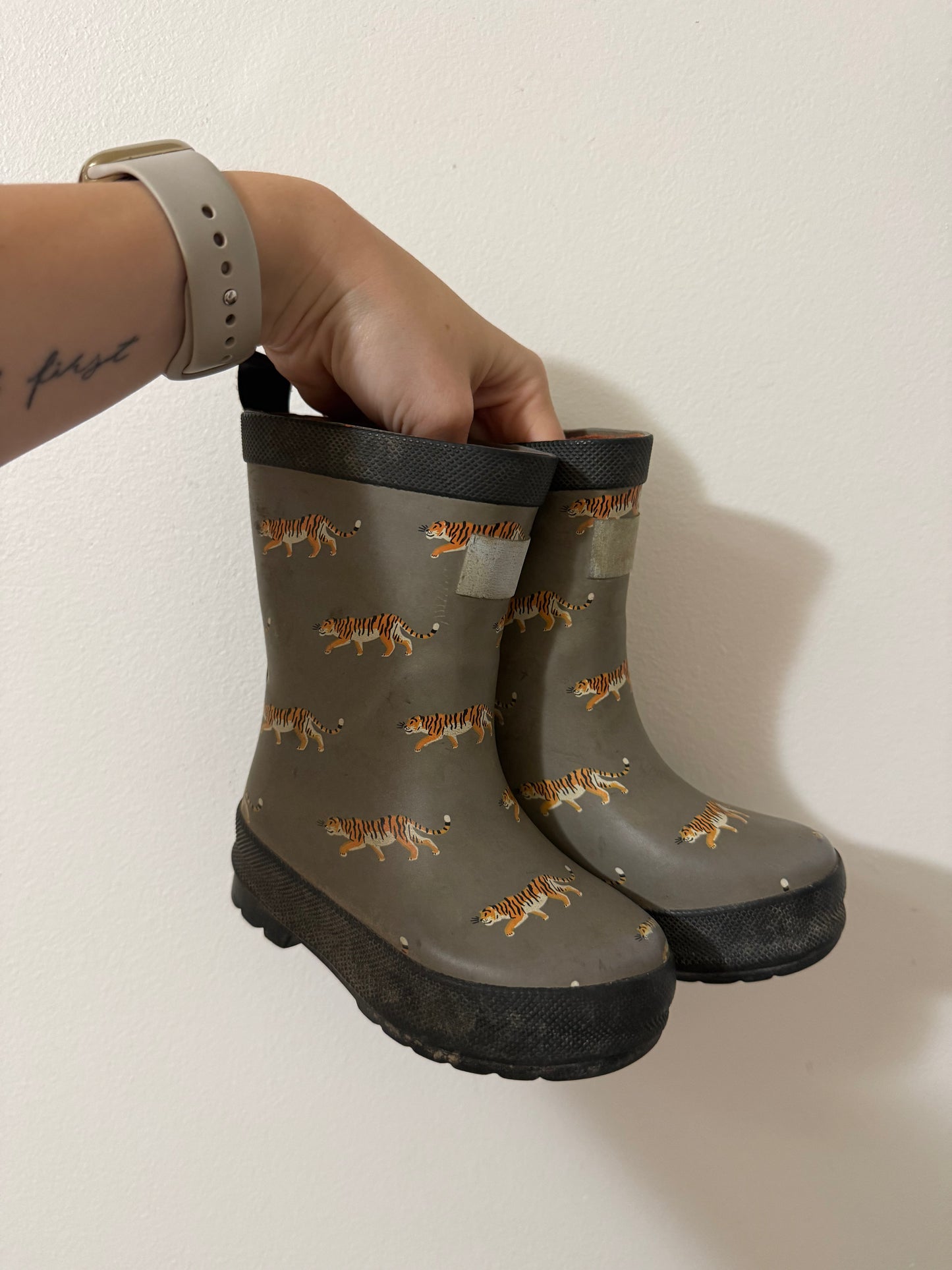 HATLEY GUM BOOTS SIZE 6
