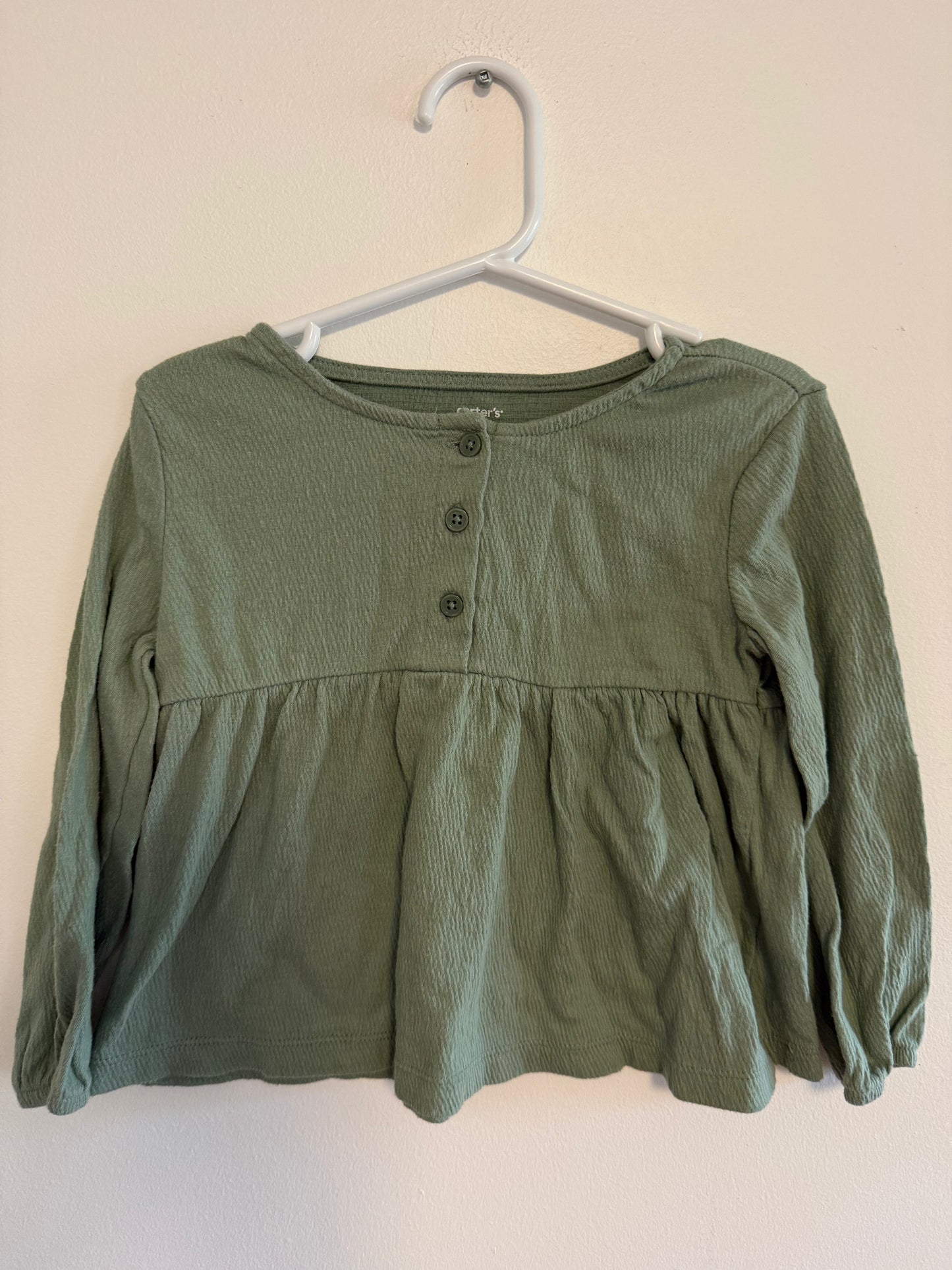 CARTERS GREEN LONG SLEEVE SIZE 2T