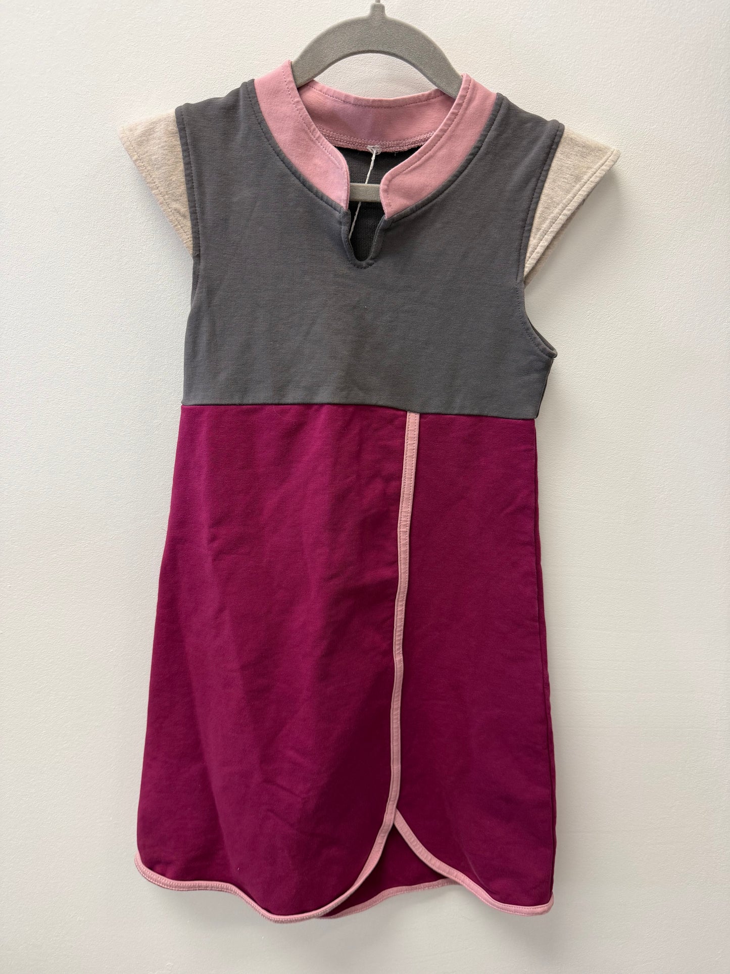 PEAKABOO BEANS PURPLE DRESS SIZE 7