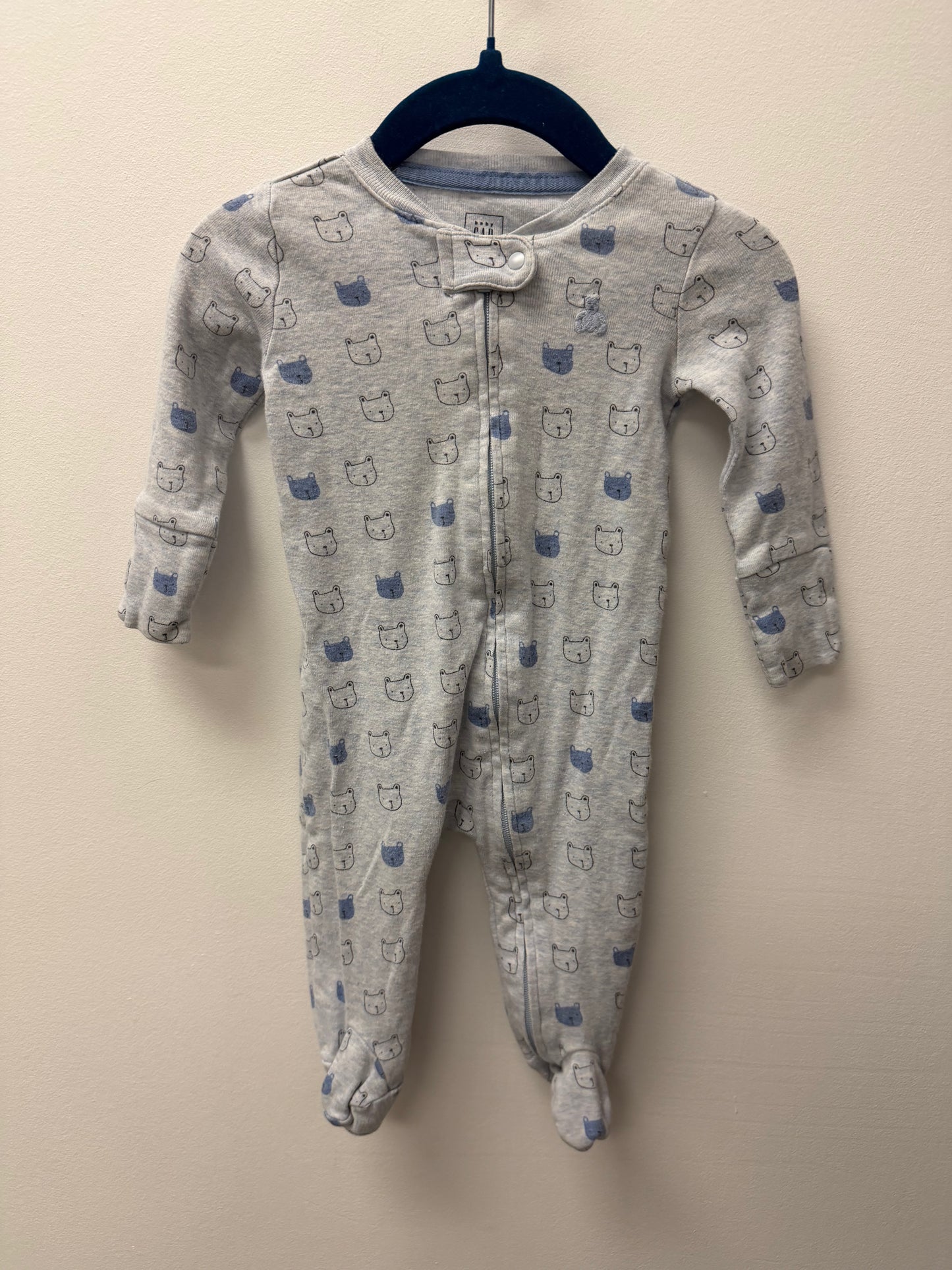 BABY GAP BEAR SLEEPER SIZE 0-3M