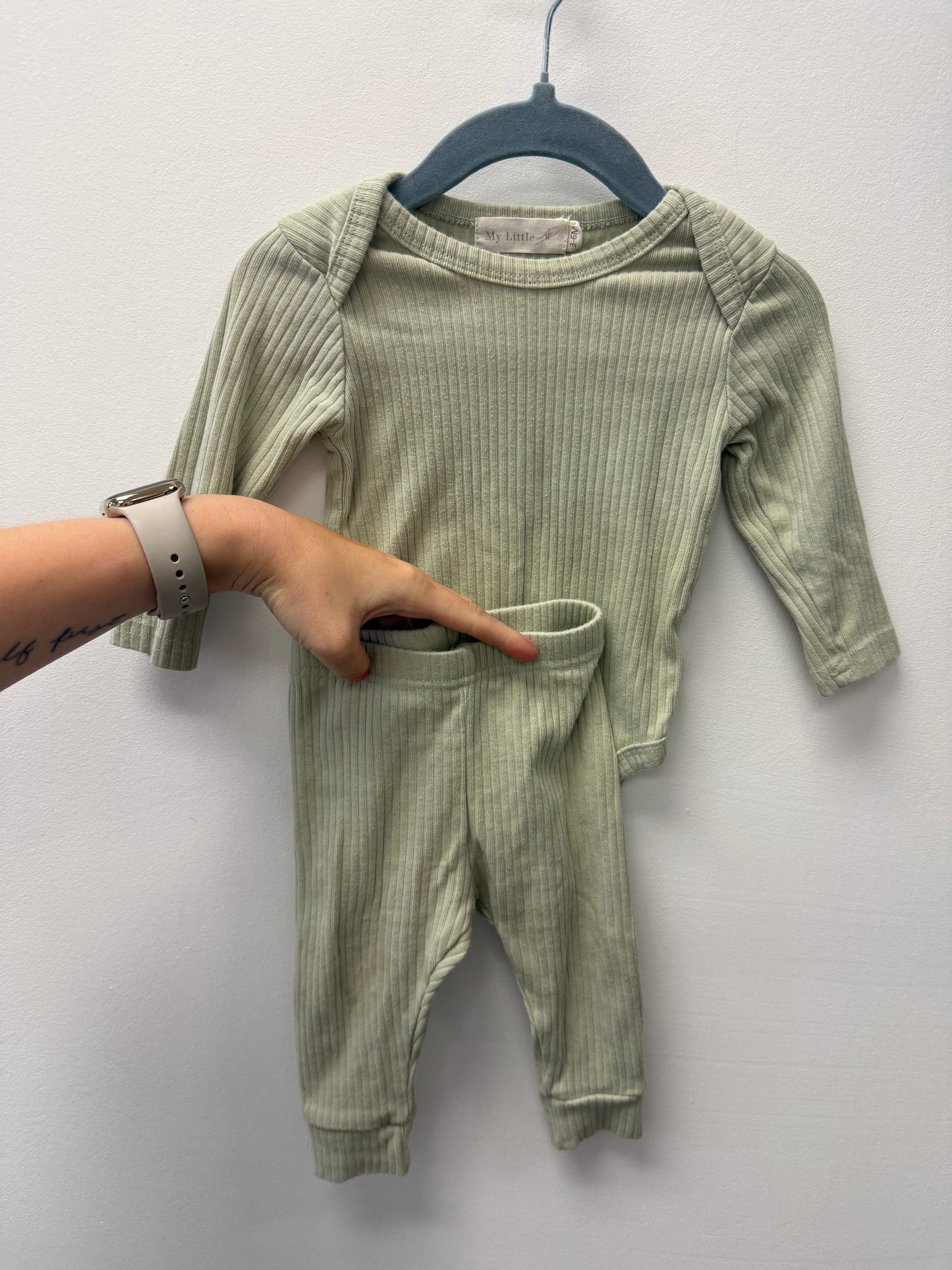 MY LITTLE HANDS ORGANIC COTTON OUTFIT SIZE 3-6M