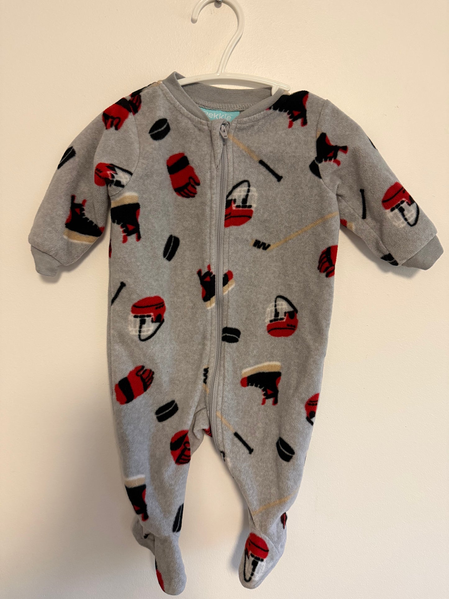 PEKKLE FLEECE HOCKEY SLEEPER SIZE 3M