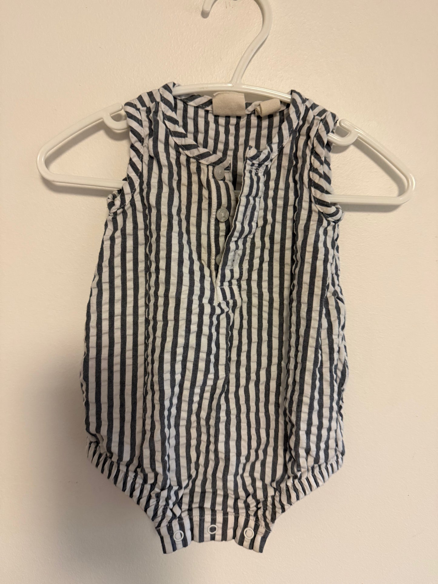 BABY GAP STRIPPED ROMPER SIZE 0-3M