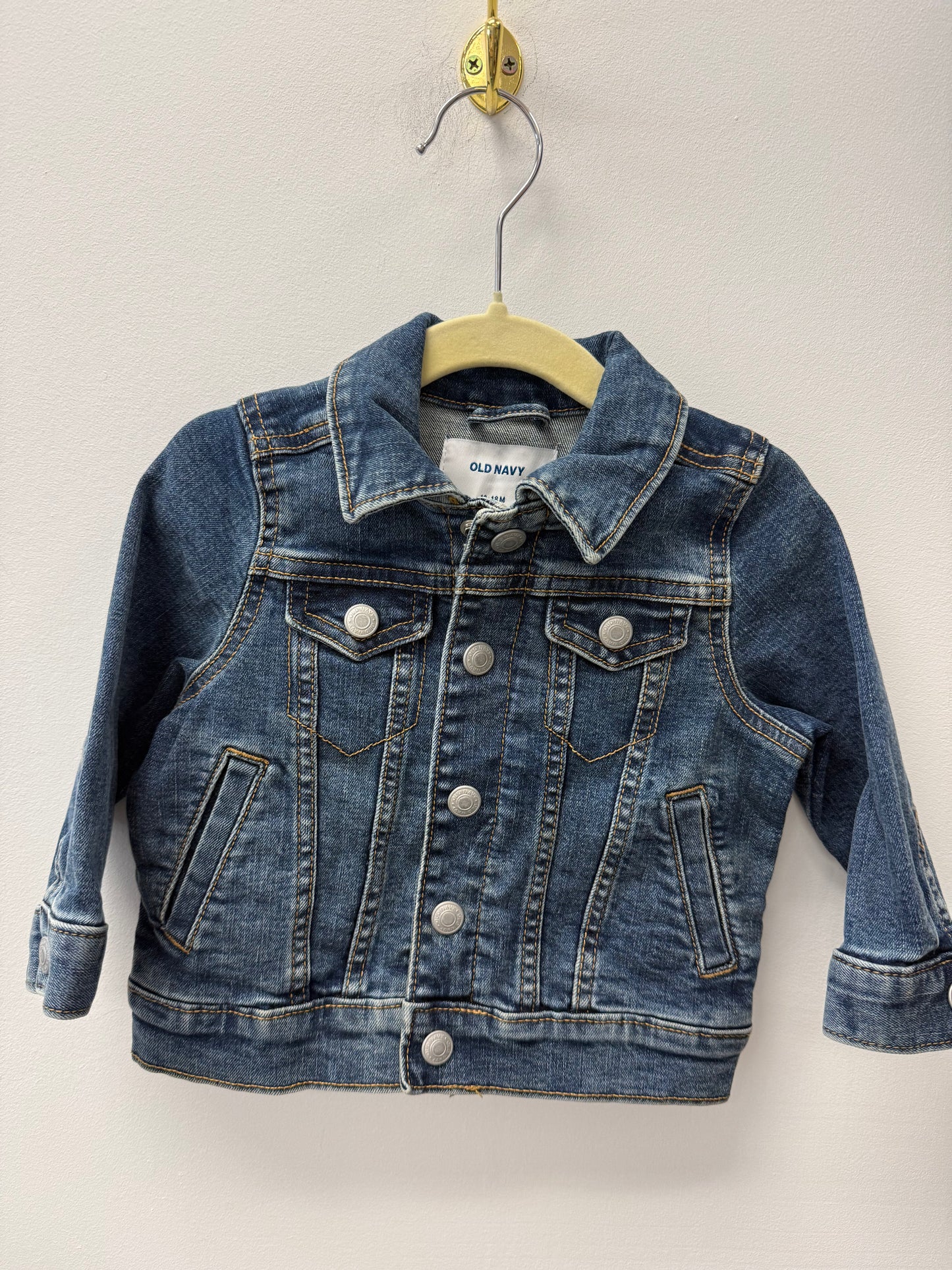 NEAR NEW OLD NAVY JEAN JACKET SIZE 12-18M