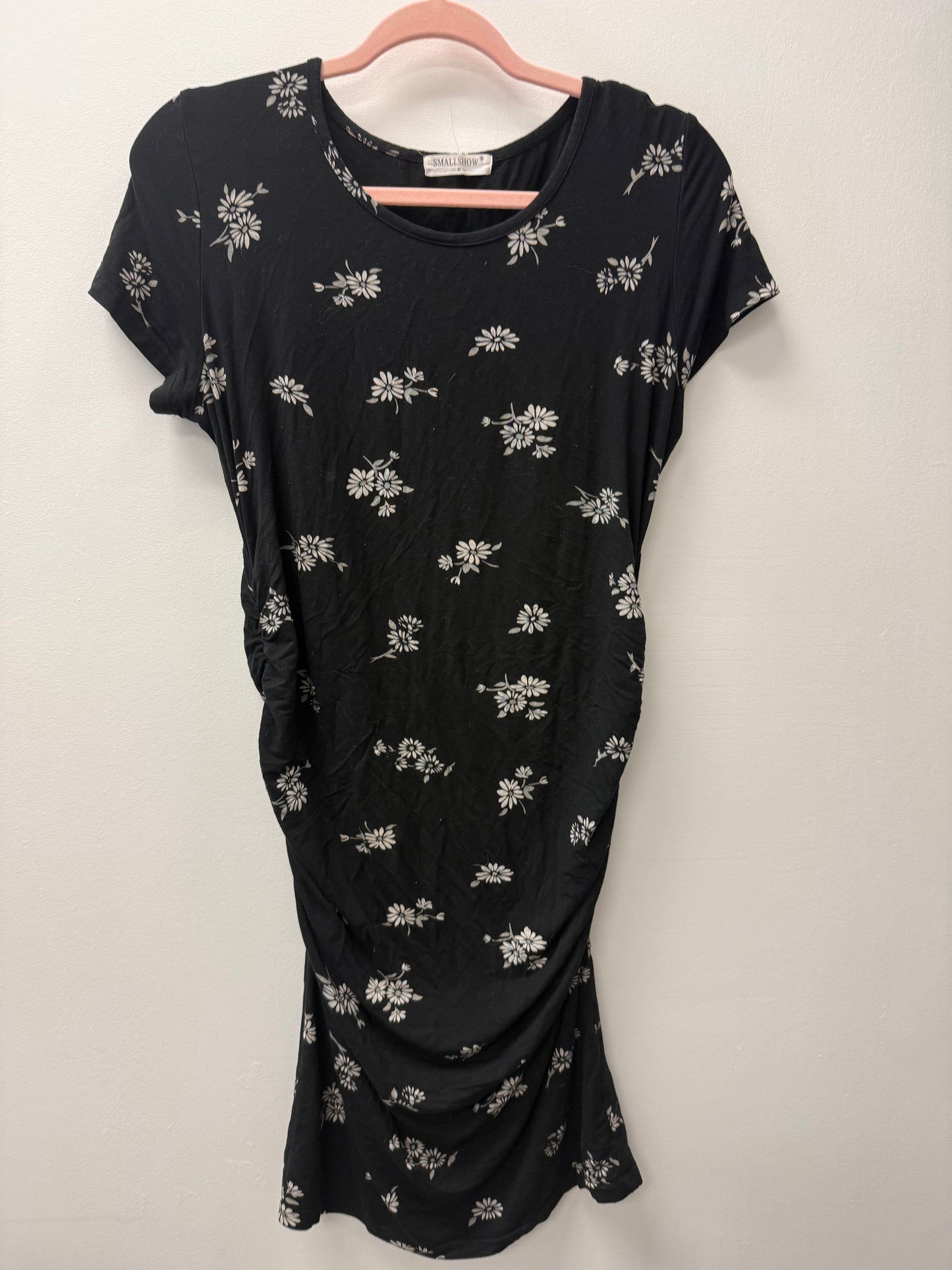 SMALLSHOW MATERNITY DRESS SIZE MEDIUM