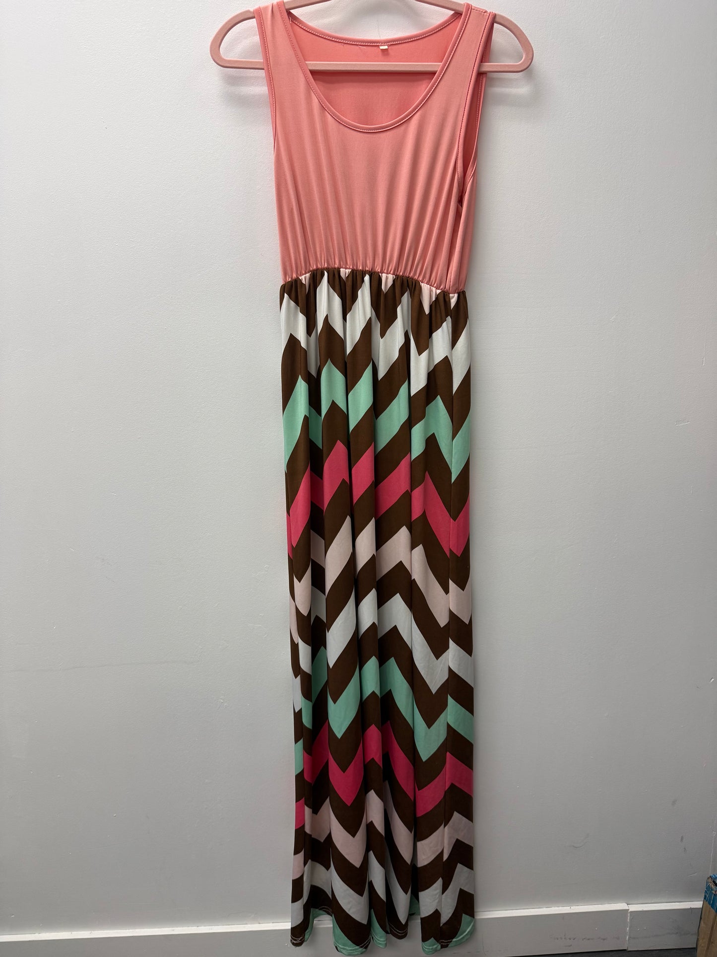 COLORFUL MATERNITY DRESS SIZE MEDIUM