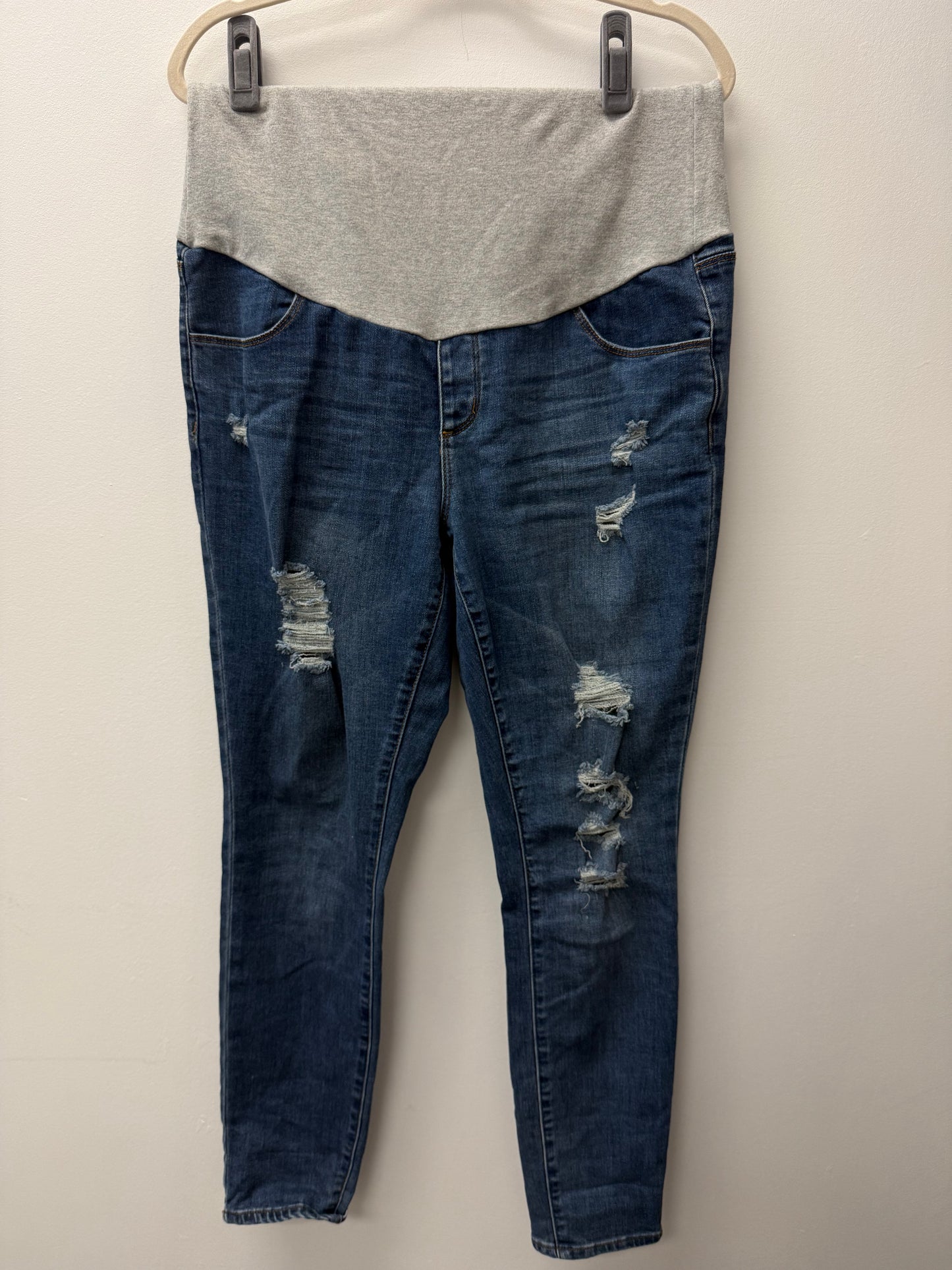 THYME MATERNITY RIPPED JEANS SIZE LARGE
