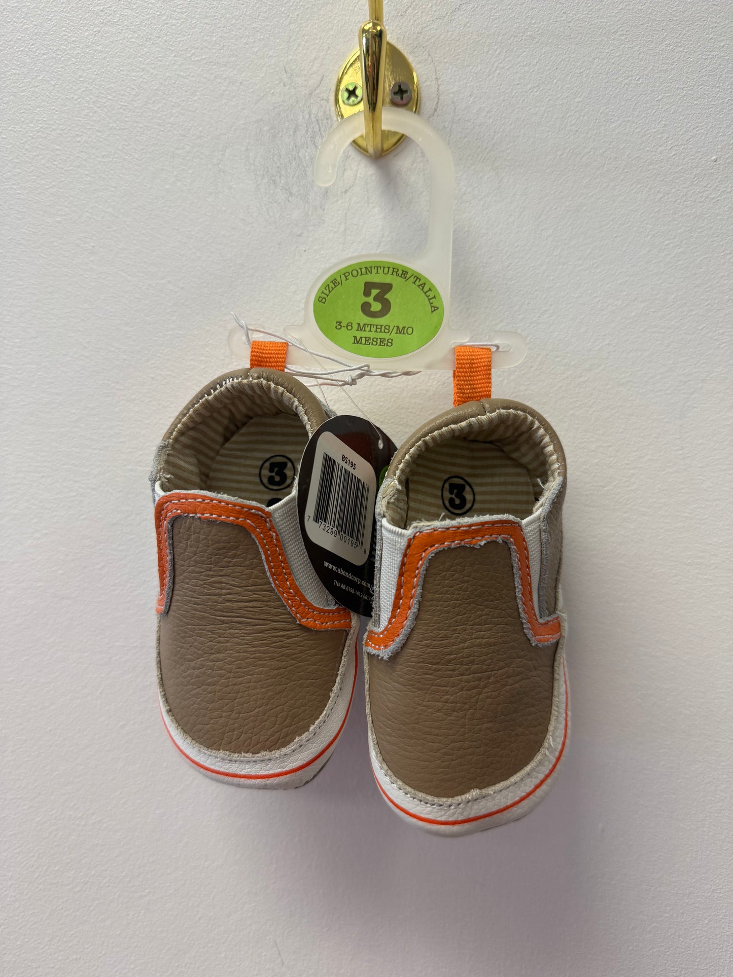 NEW OUTBACKS SIZE 3-6M
