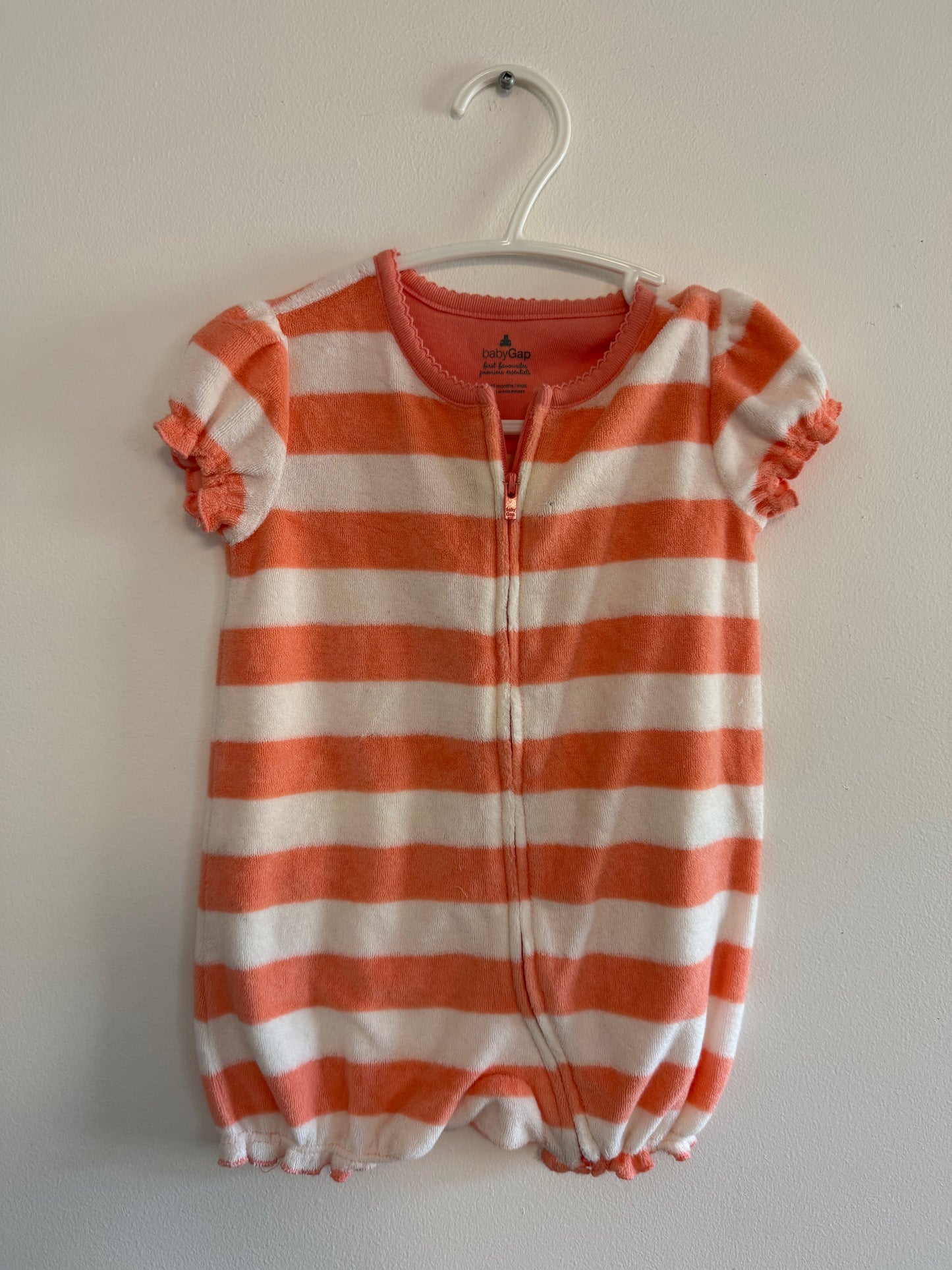BABY GAP TERRY CLOTH ROMPER SIZE 6-12M