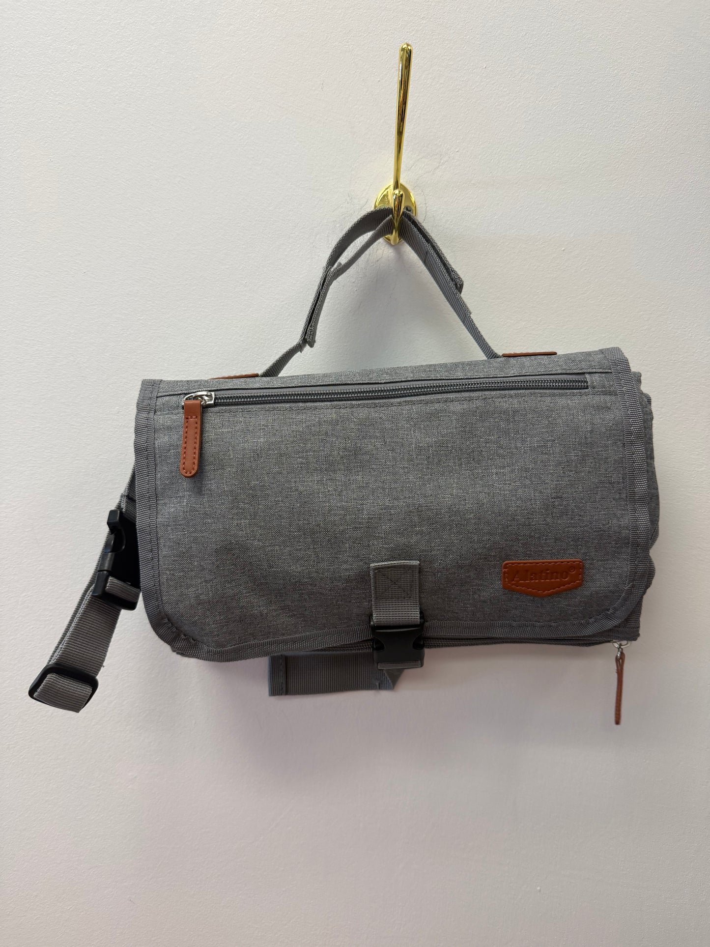 NEW PORTABLE DIAPER CHANGE PAD & WIPES CASE