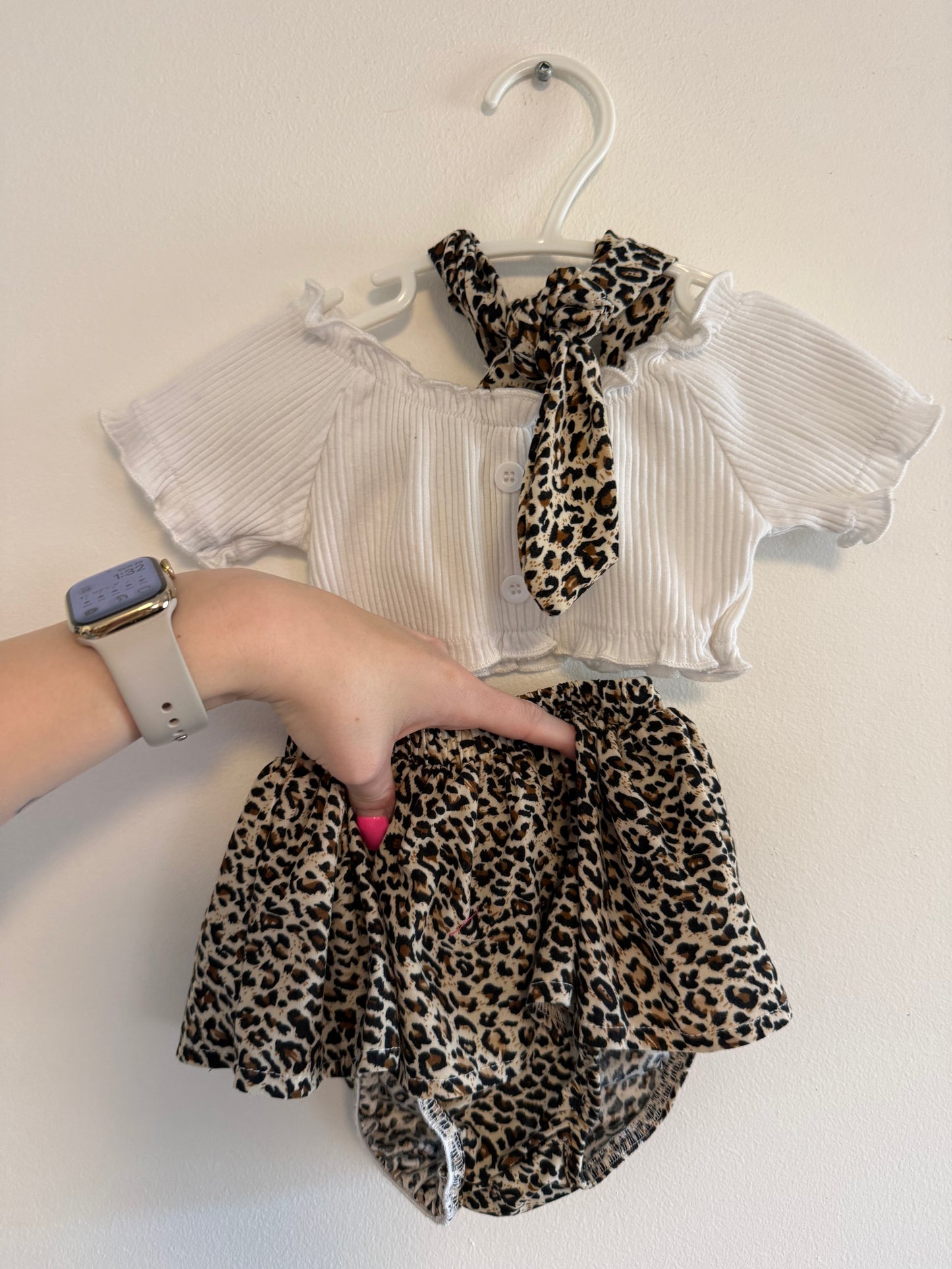3 PIECE CHEETAH OUTFIT SIZE 3-6M