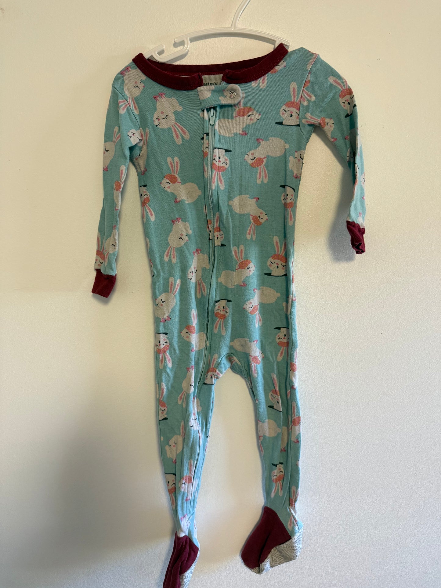 CARTERS BUNNY SLEEPER SIZE 24M
