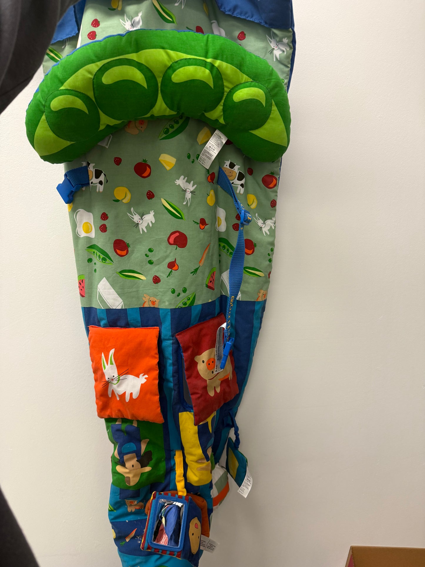 INFANTINO CART COVER WITH TOYS ATTACHED