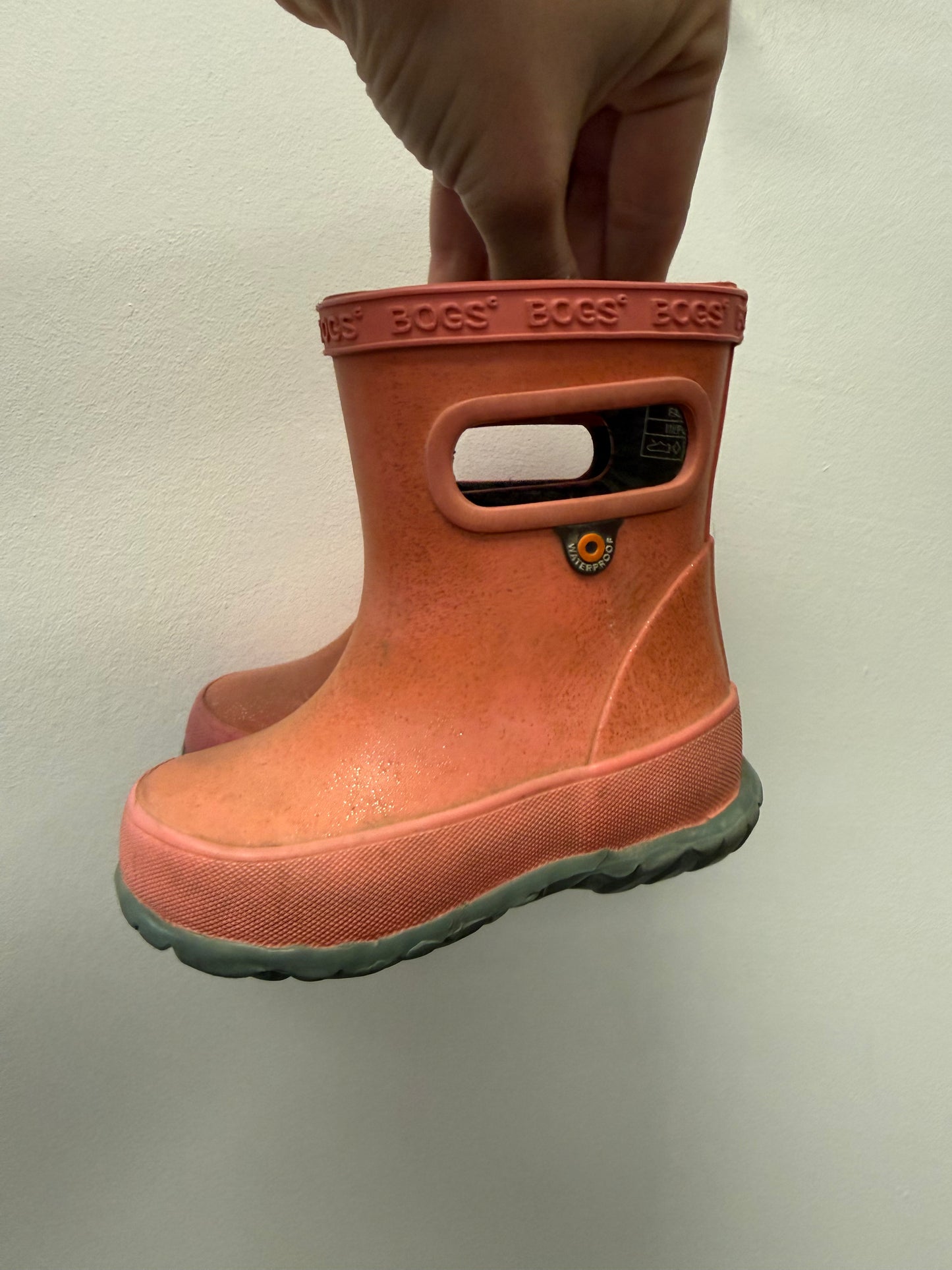 PINK SPARKLE BOGS SIZE 4