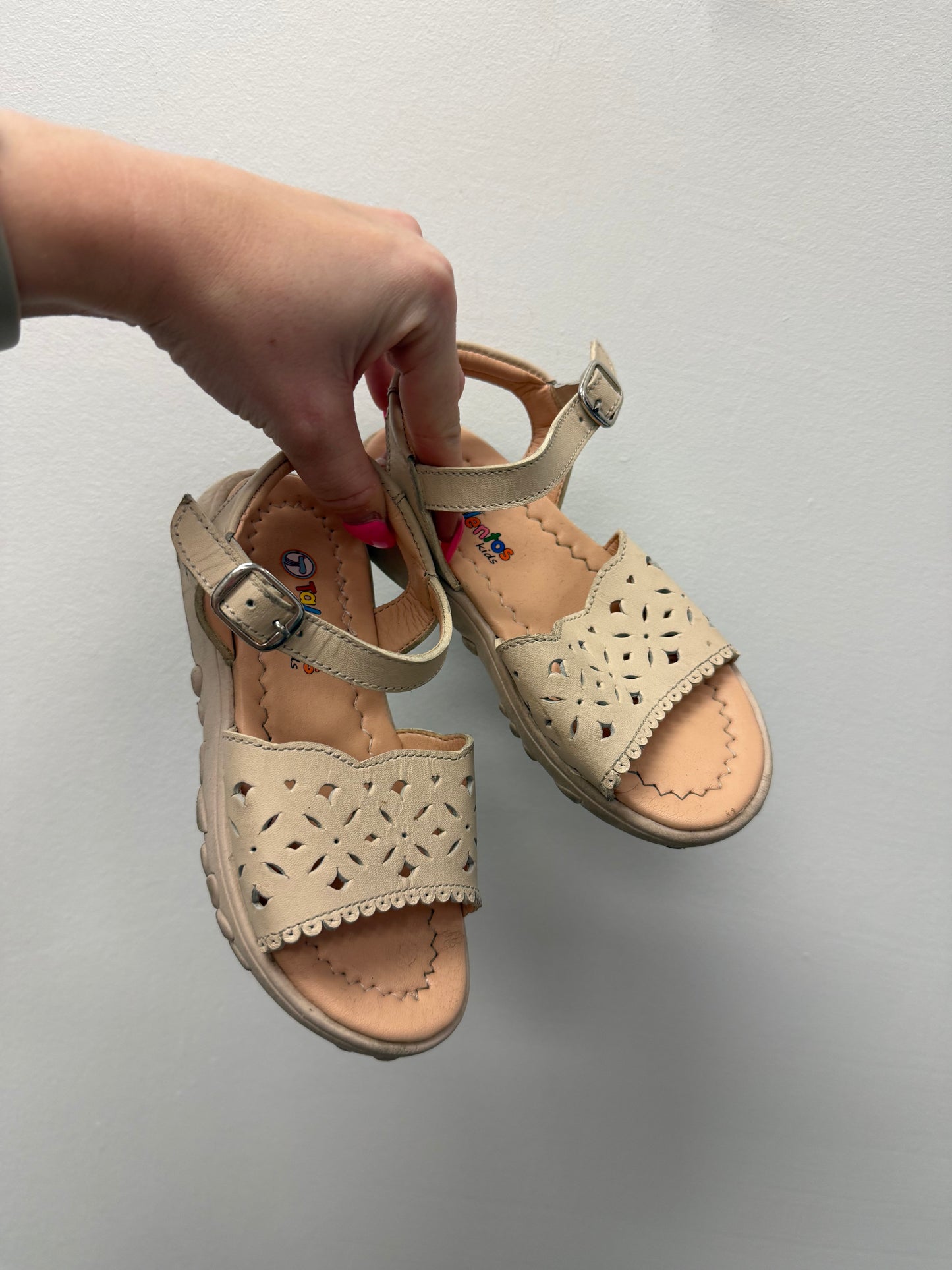 TALENTOS KIDS SANDALS SIZE 10