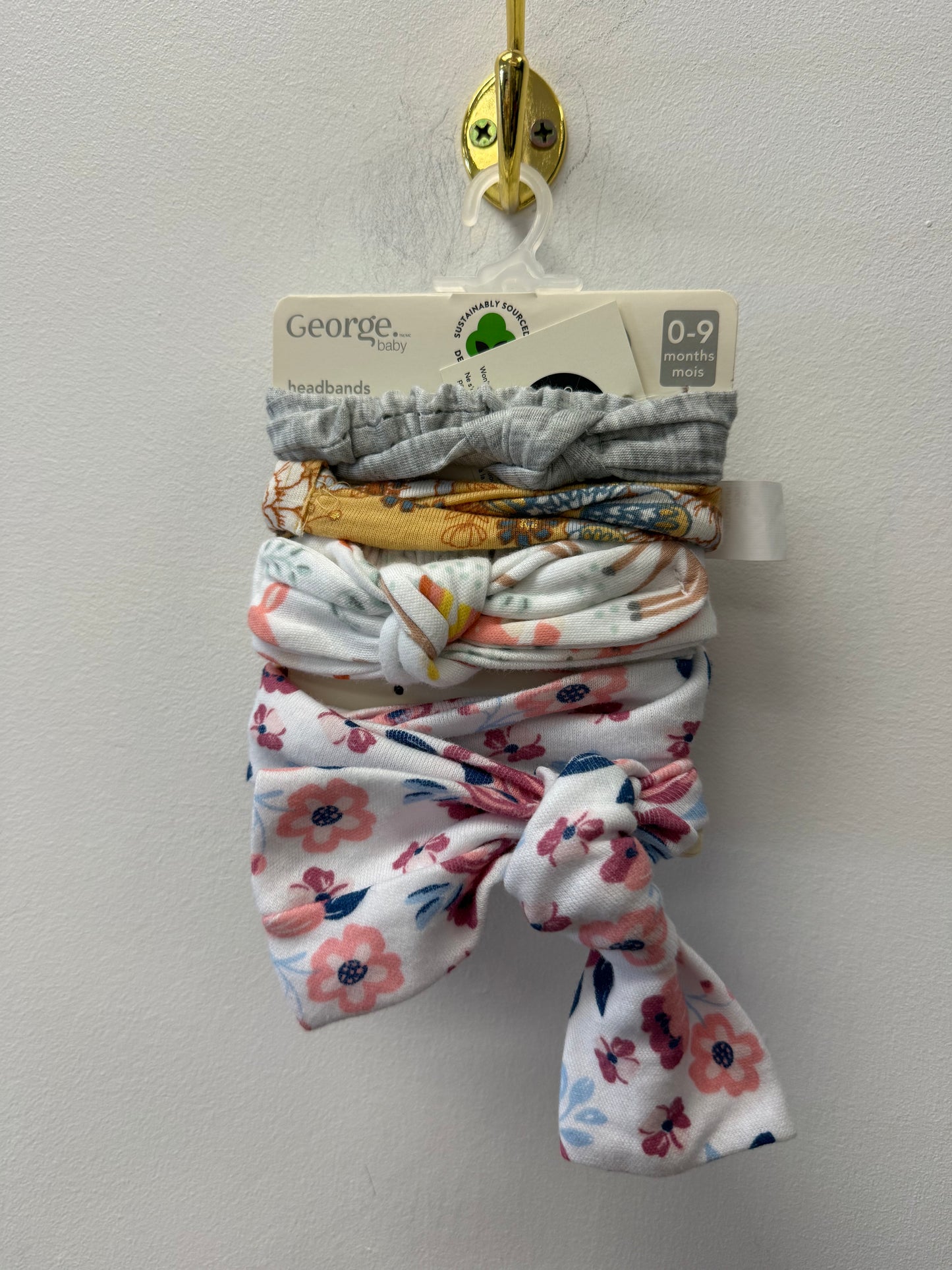 NEW 4 PACK OF BOWS