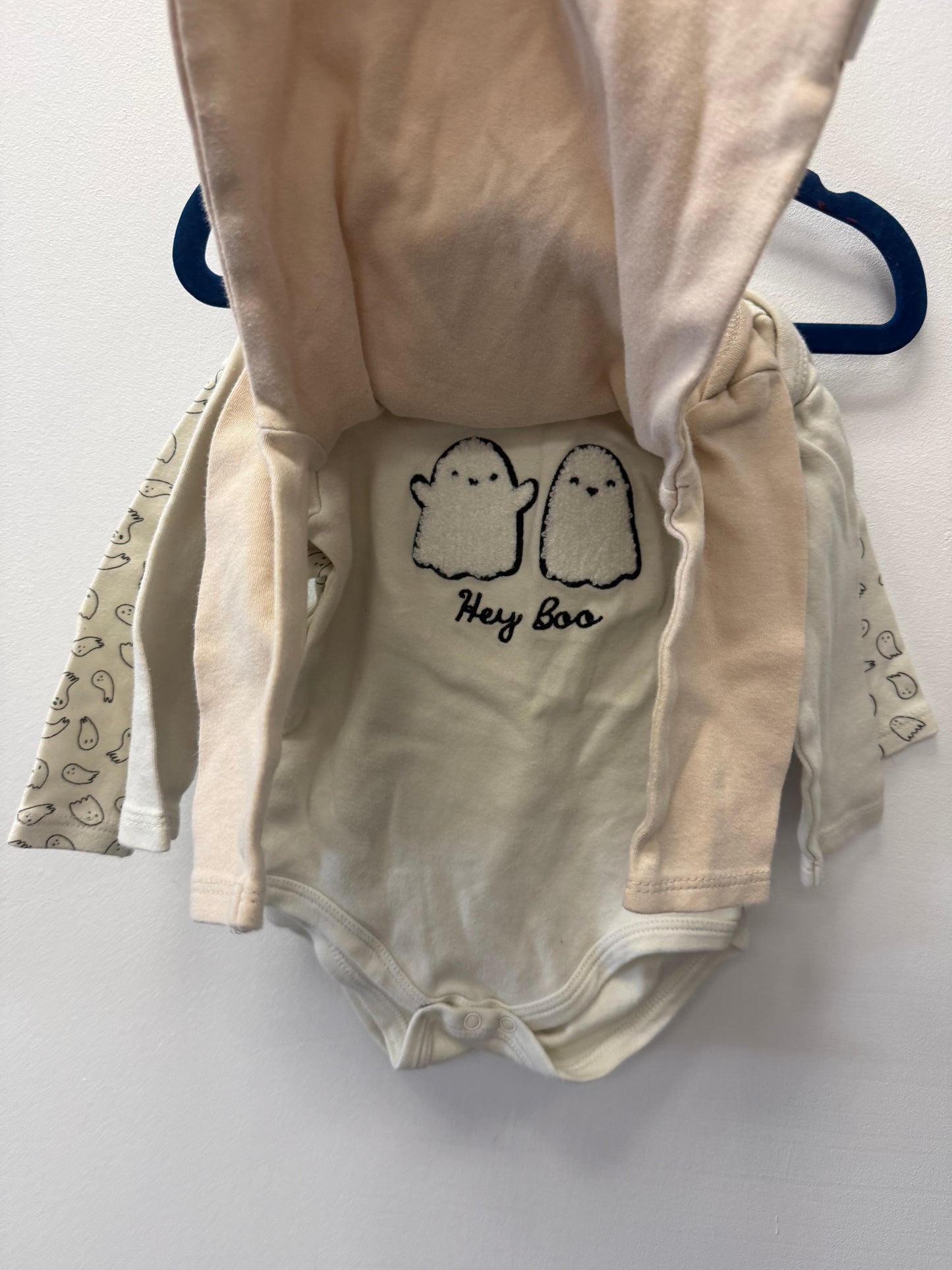 RABBIT + BEAR 3 PACK OF HALLOWEEN ONESIES SIZE 6-9M