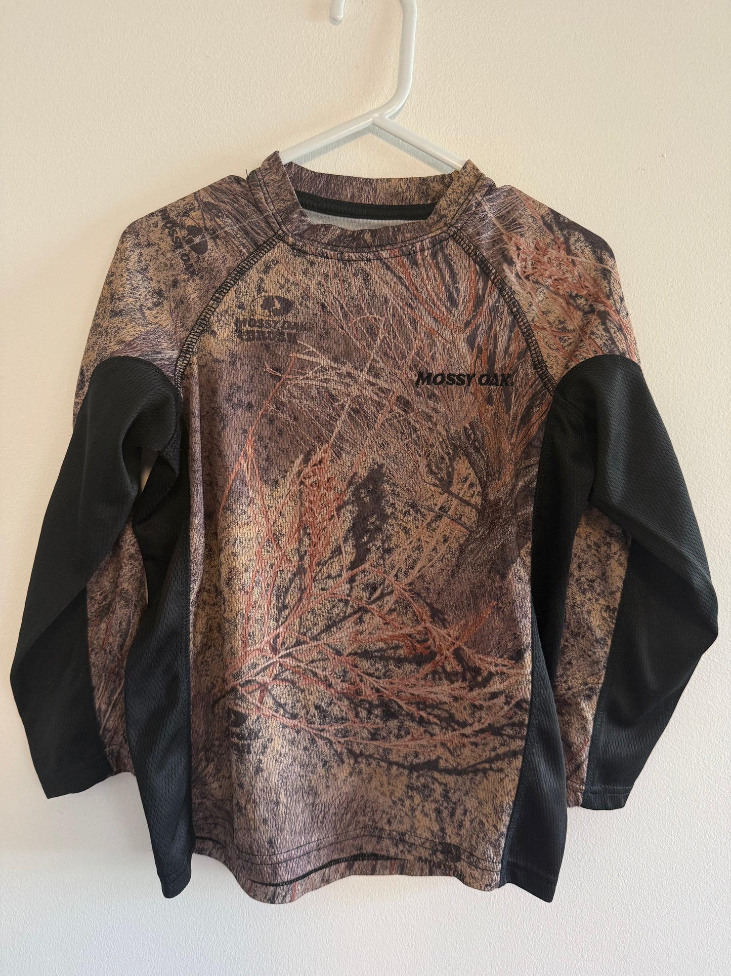 MOSSY OAK CAMO LONG SLEEVE SIZE 6-7