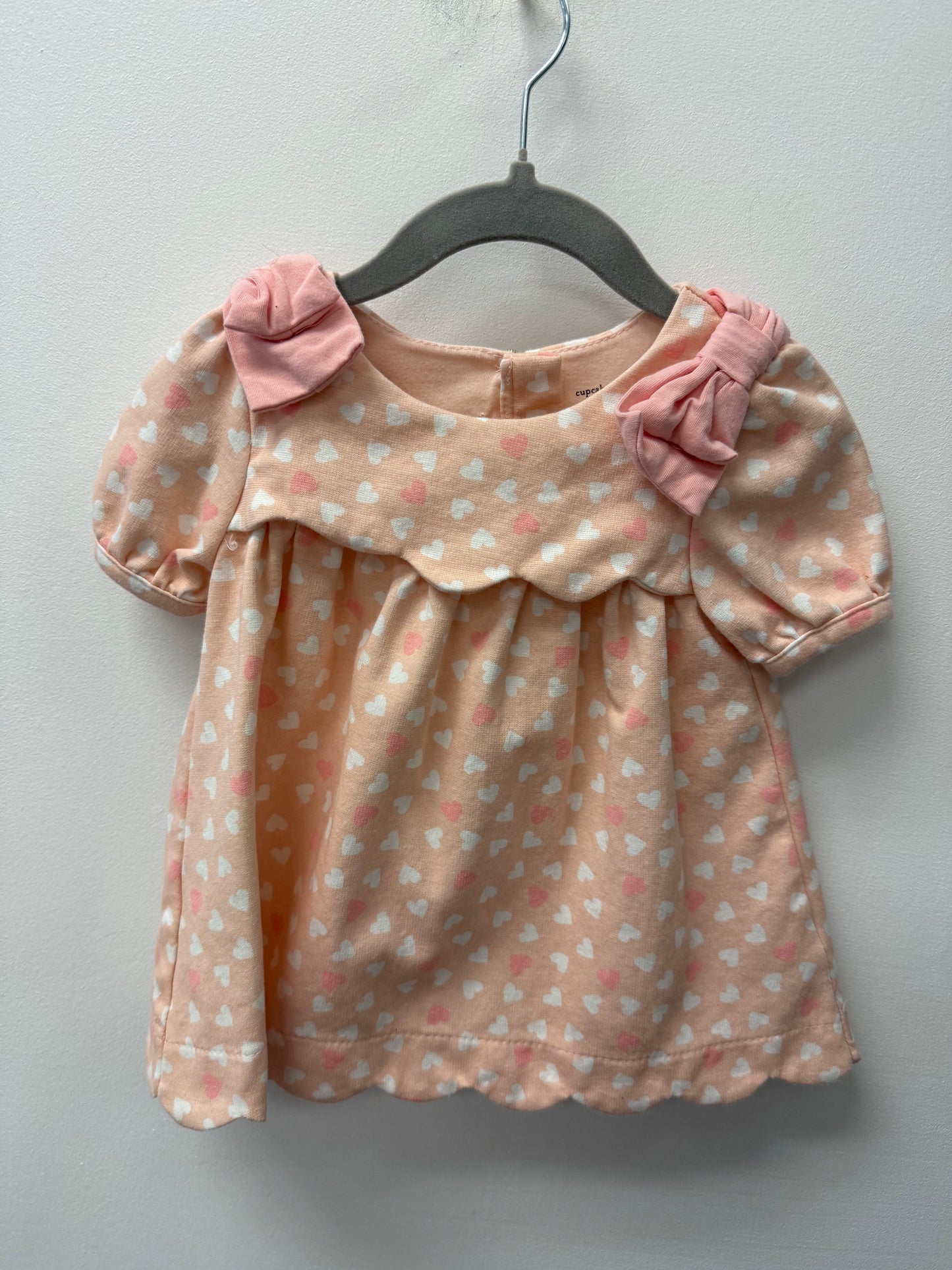 CUPCAKES & CASHMERE HEART TOP SIZE 18M