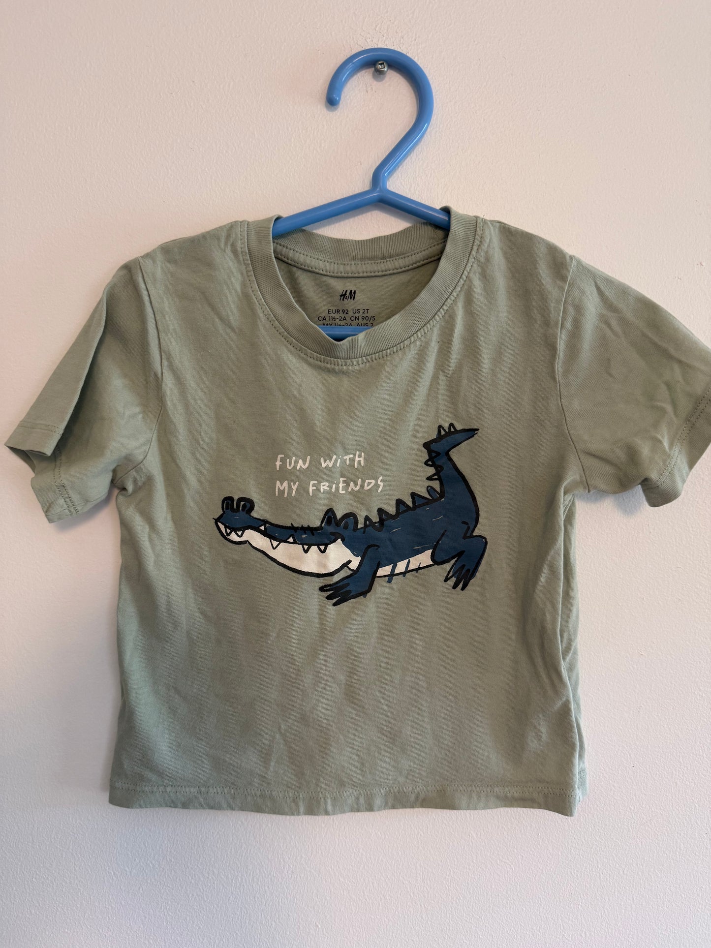 H&M GREEN ALLIGATOR SHIRT SIZE 2T