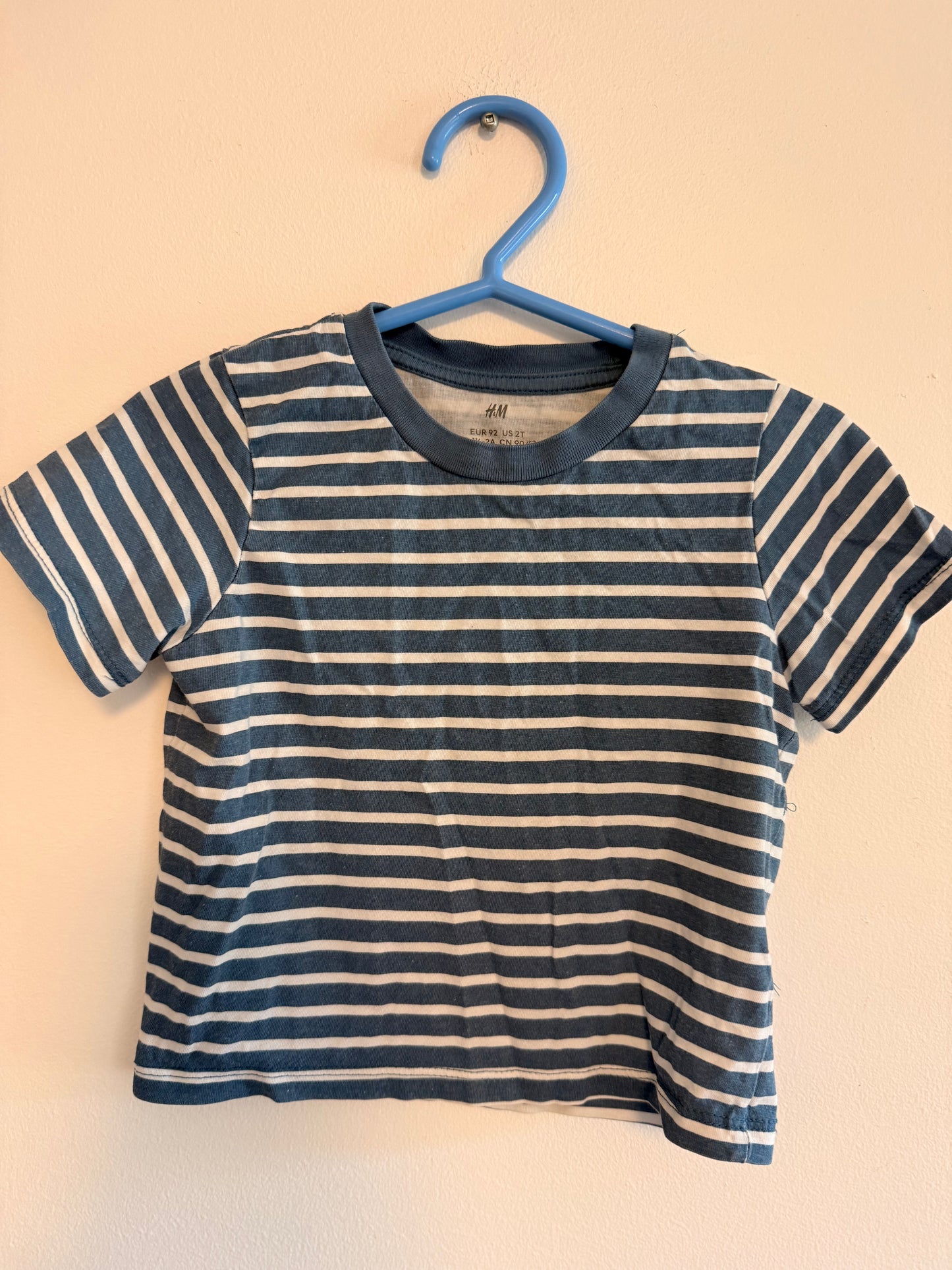 H&M BLUE STRIPPED TEE SIZE 2T
