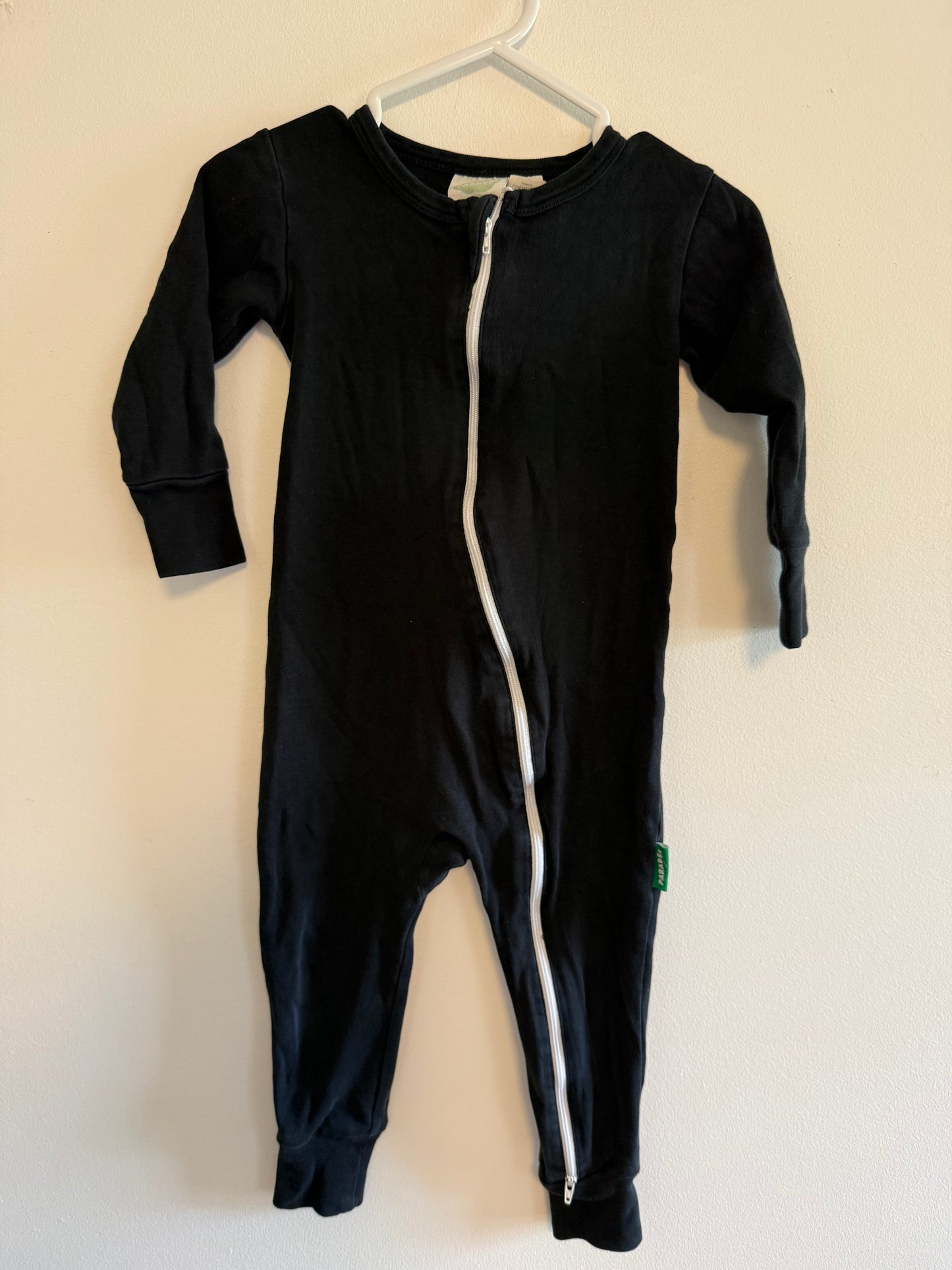 PARADE SLEEPER (BLACK) SIZE 2T