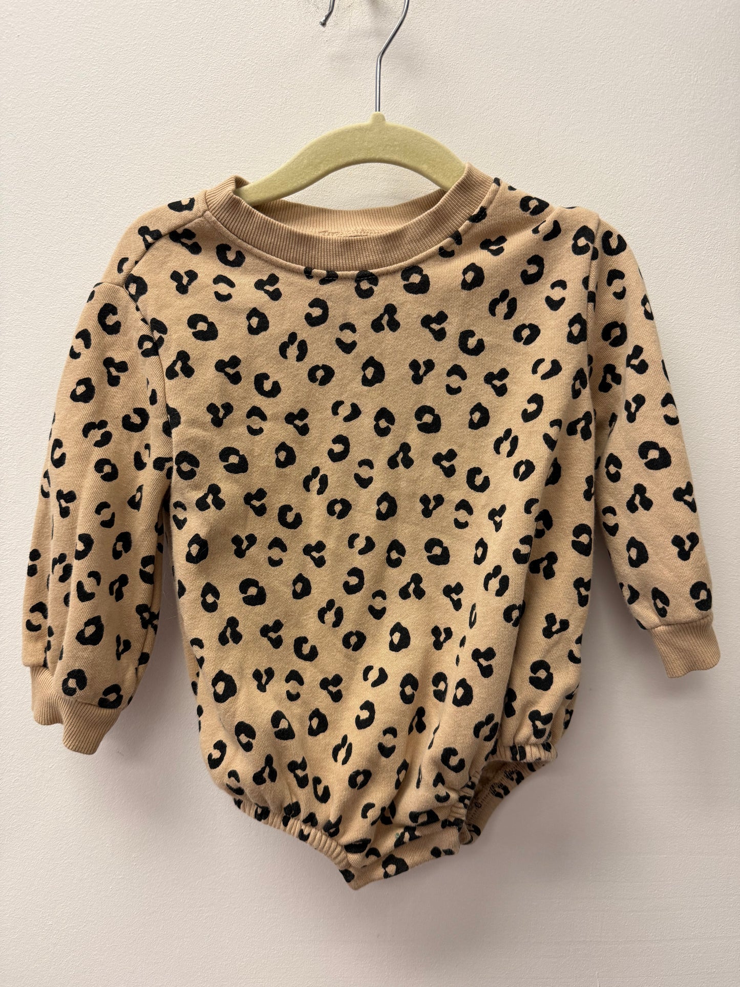 OLD NAVY CHEETAH UBBLE ROMPER SIZE 12-18M
