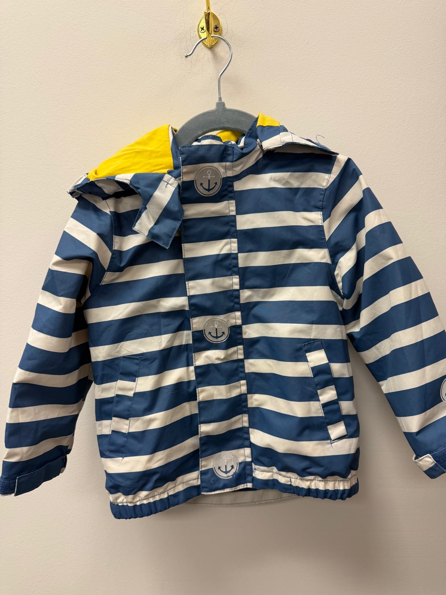 TAG IS RUBBED OFF RAINCOAT APPROX 2-3T