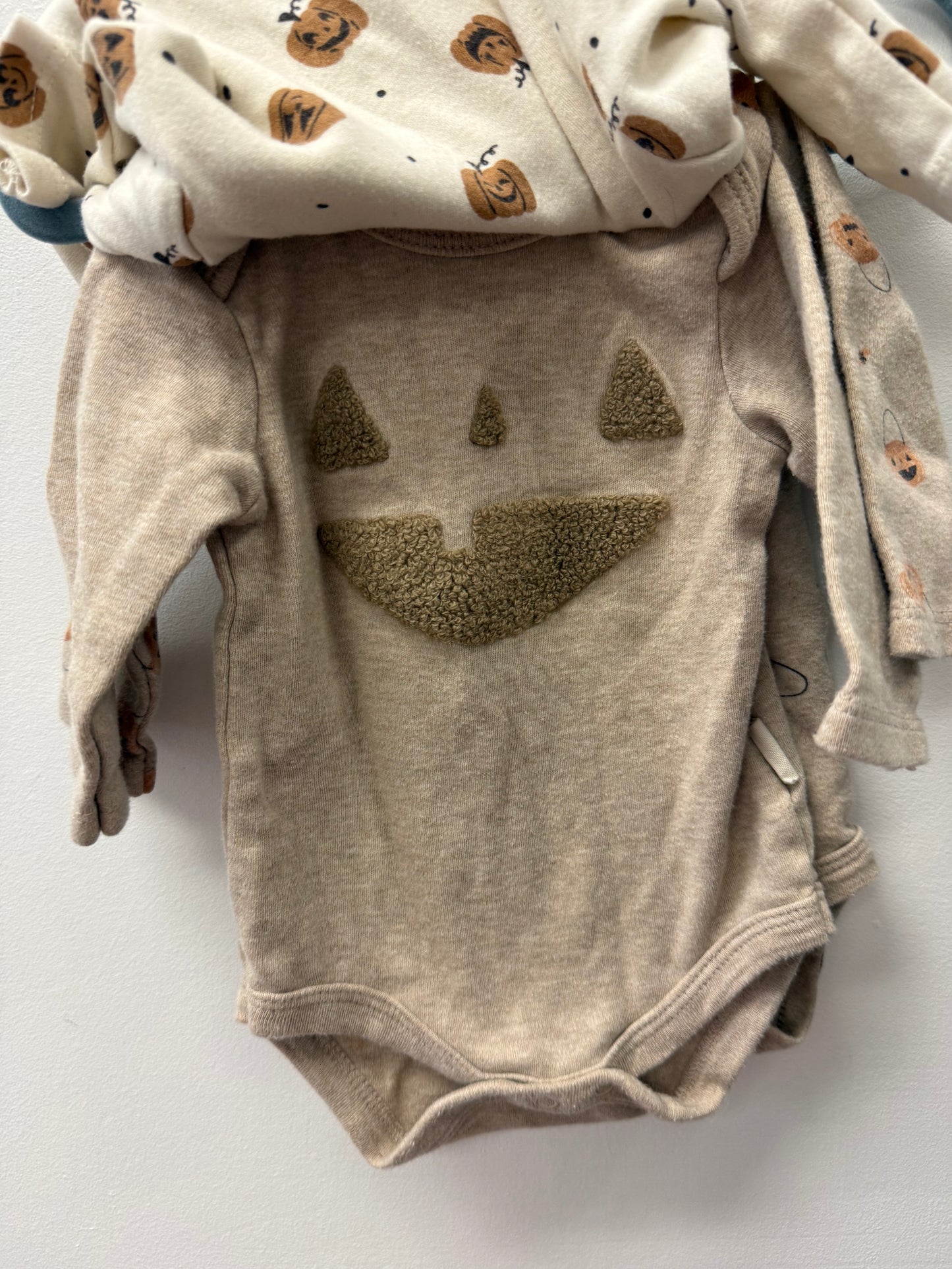RABBIT + BEAR HALLOWEEN ONESIES 3 PACK SIZE 0-3M