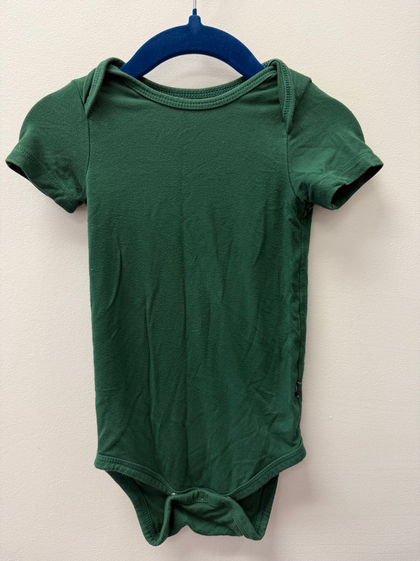 KYTE GREEN ONESIE SIZE 12-18M