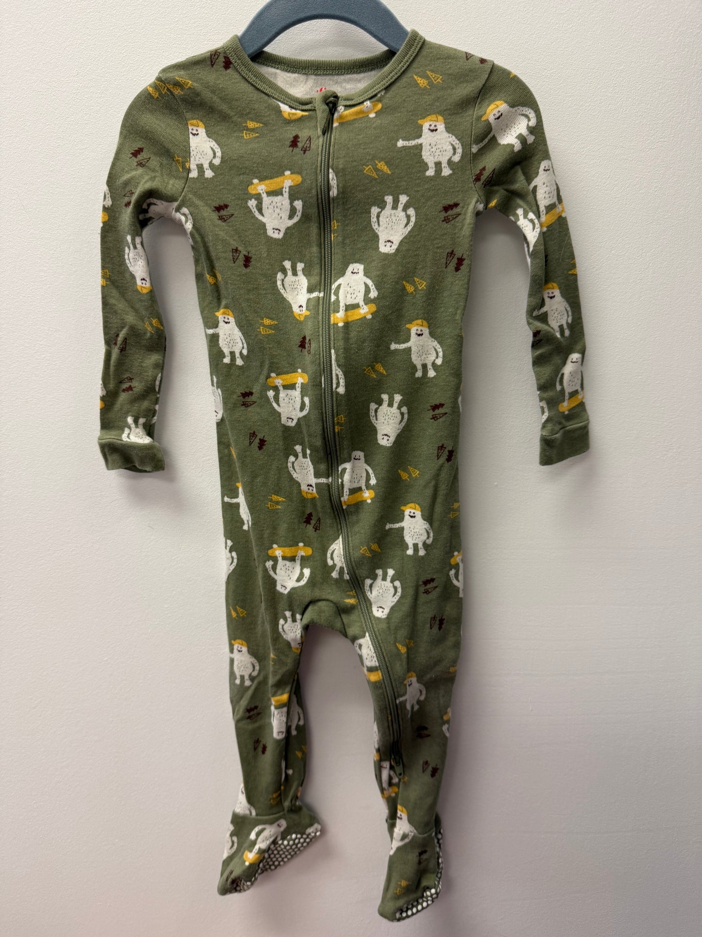 JOE FRESH SKATEBOARDING SLEEPER SIZE 12-18M