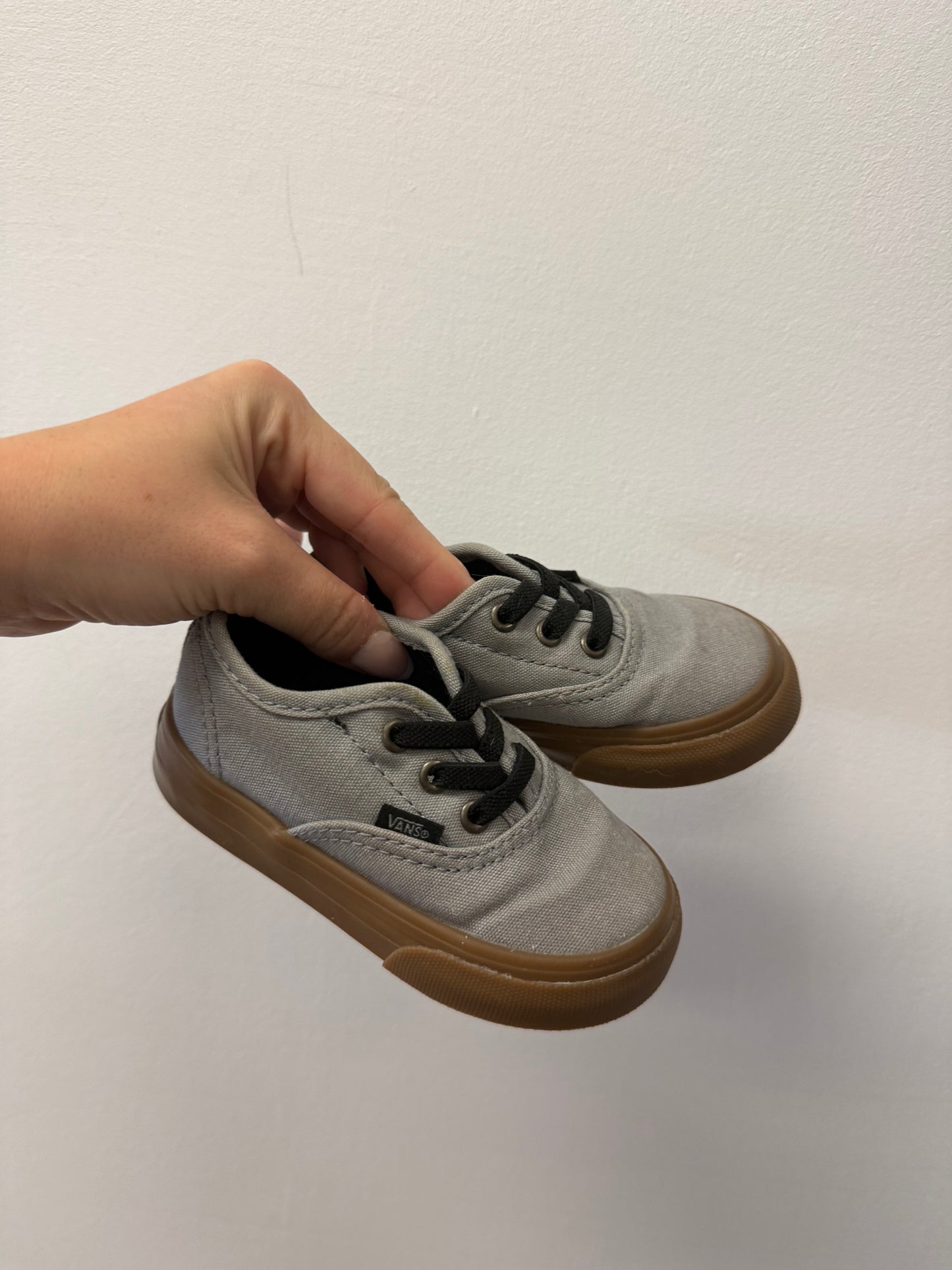 VANS (GREY) SIZE 5