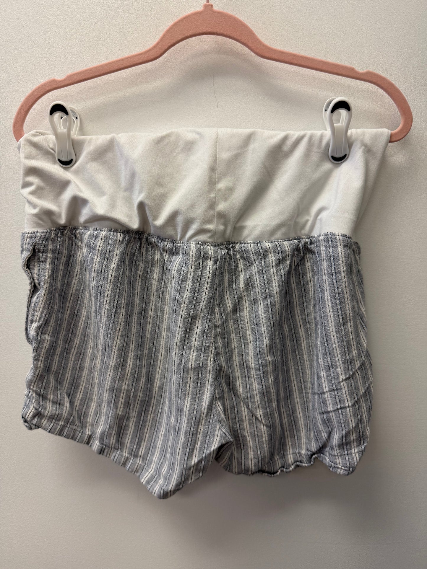 OLD NAVY LINEN MATERNITY STRIPPED SHORTS SIZE MEDIUM