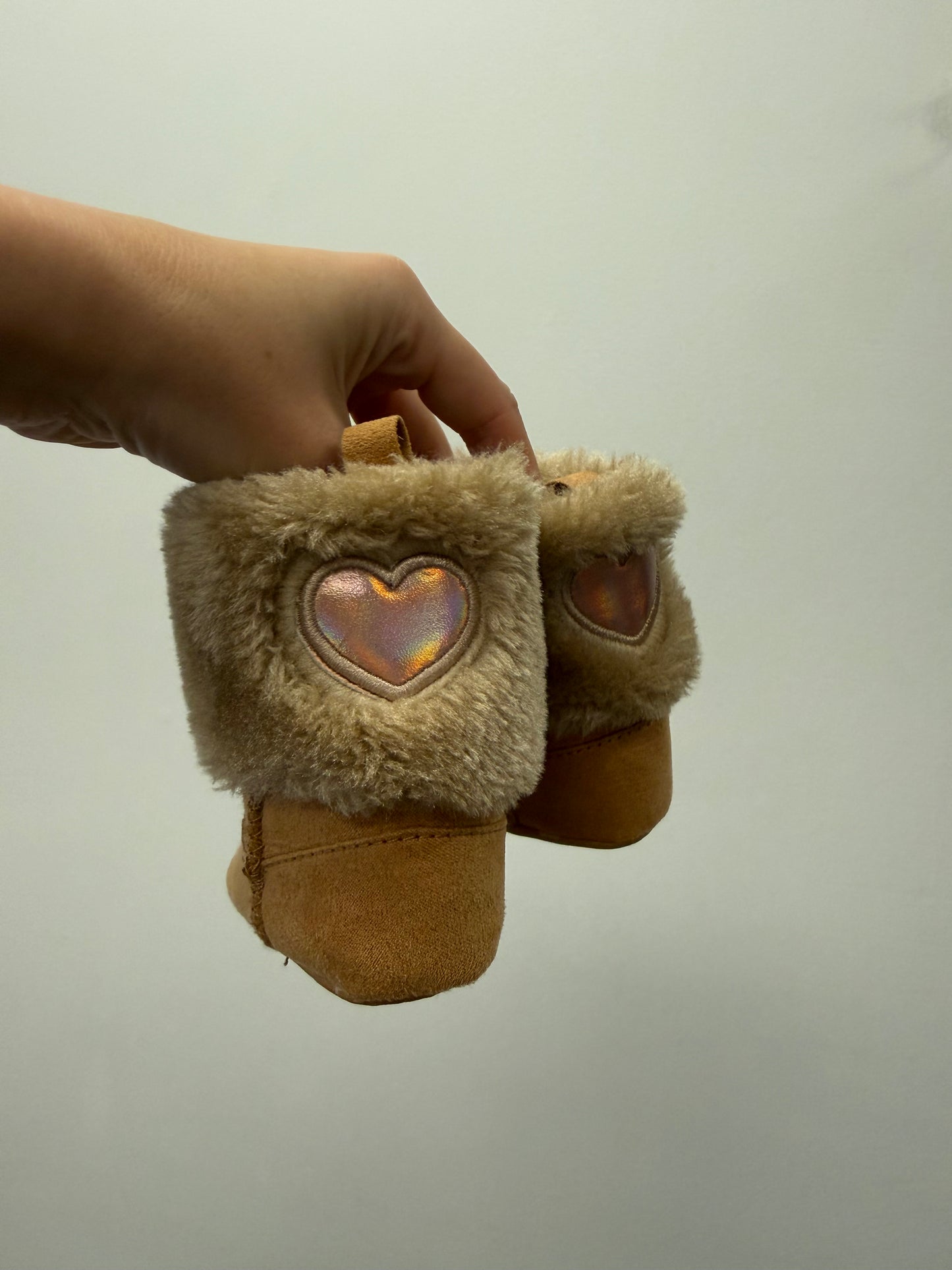 LITTLE ME GOLD HEART BOOTIES SIZE 0-6M