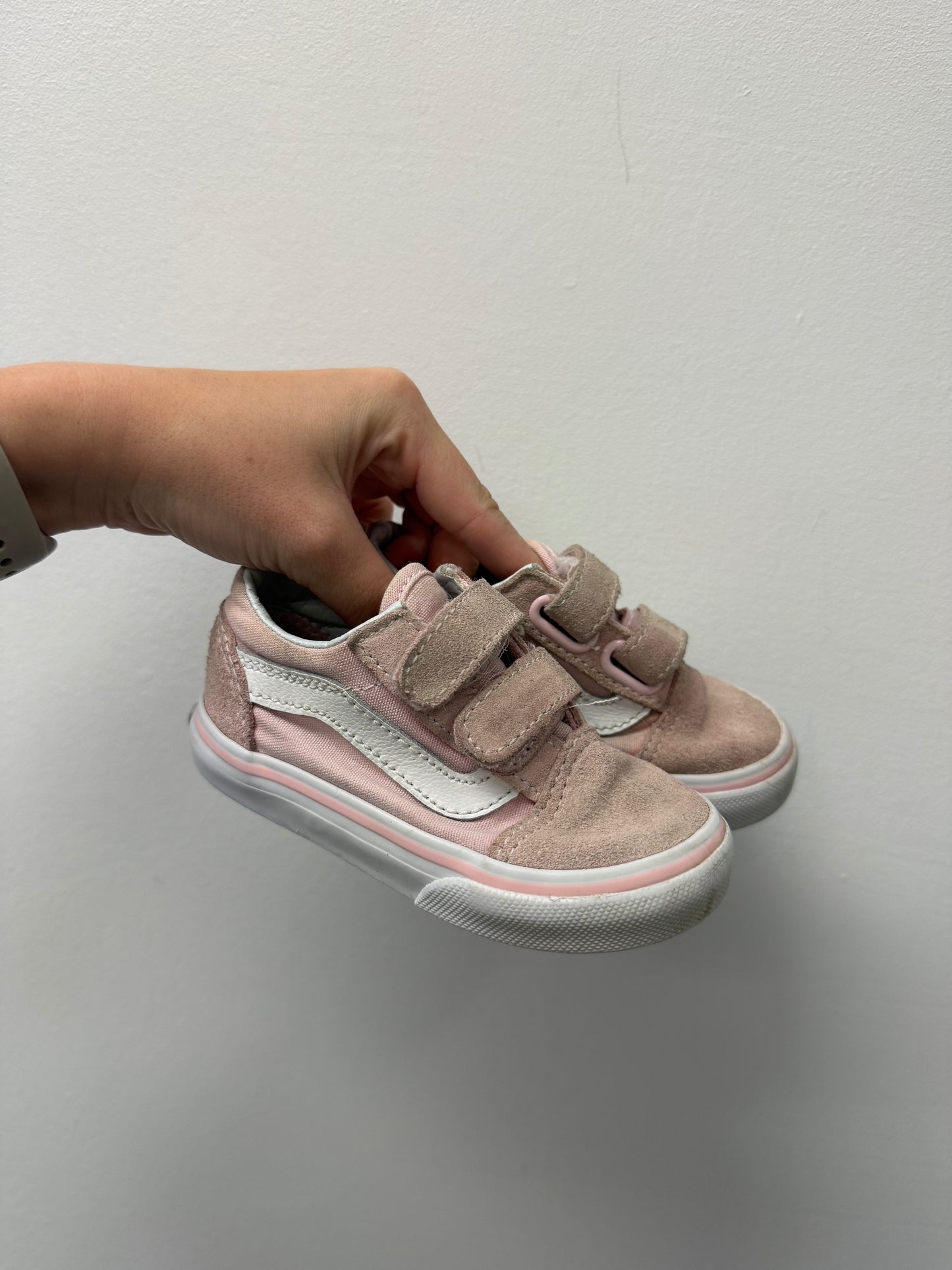 VANS (PINK) SIZE 6