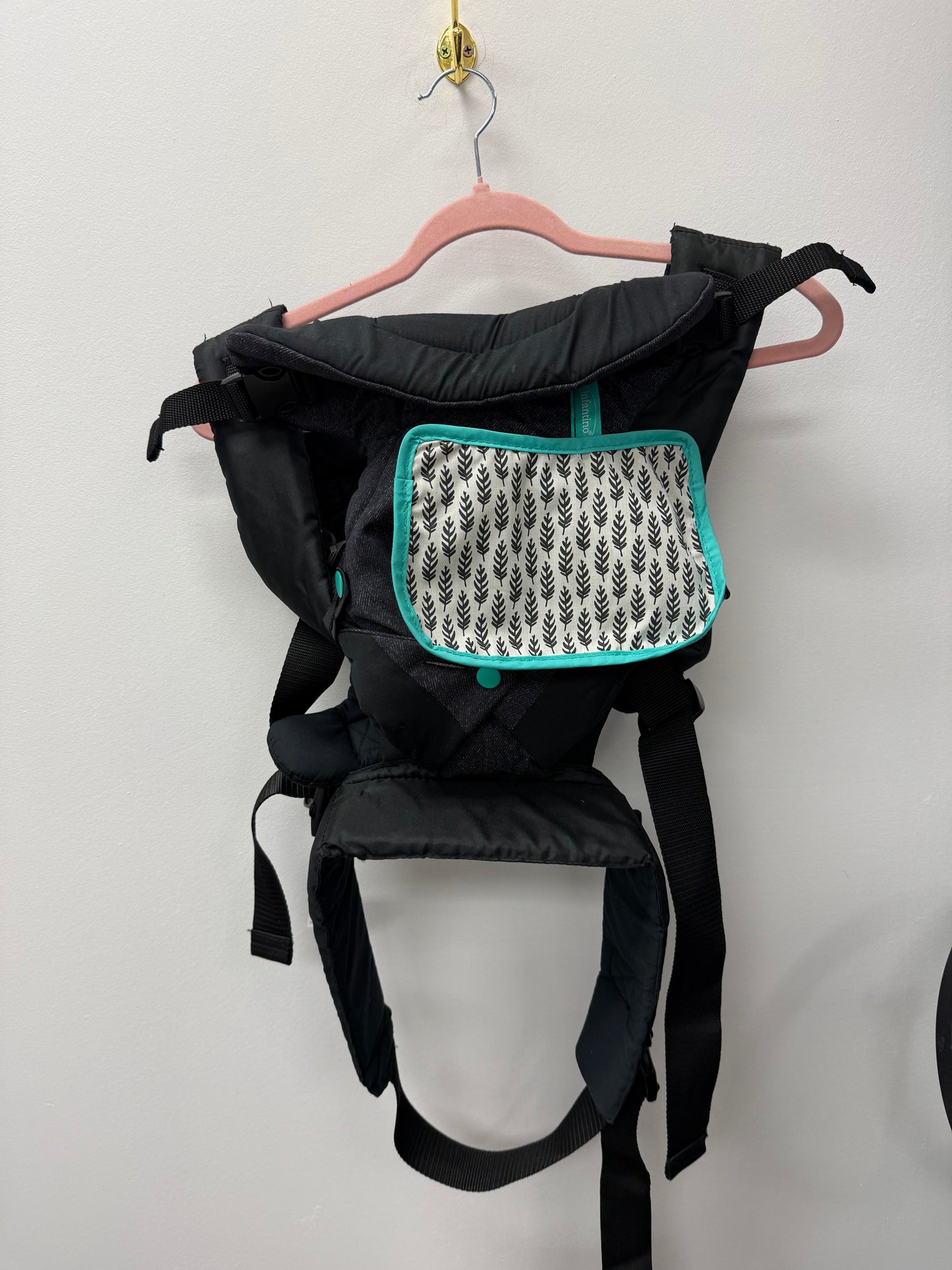 INFANTINO BABY CARRIER