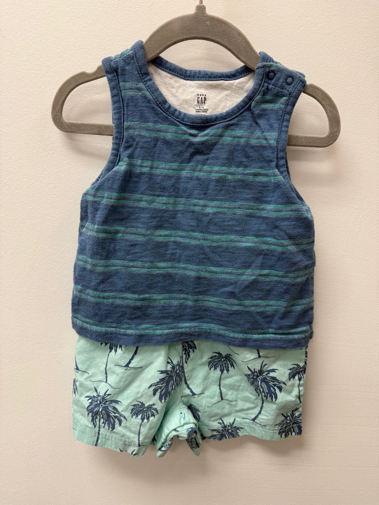BABY GAP SHORTS + SHIRT ROMPER SIZE 6-12M