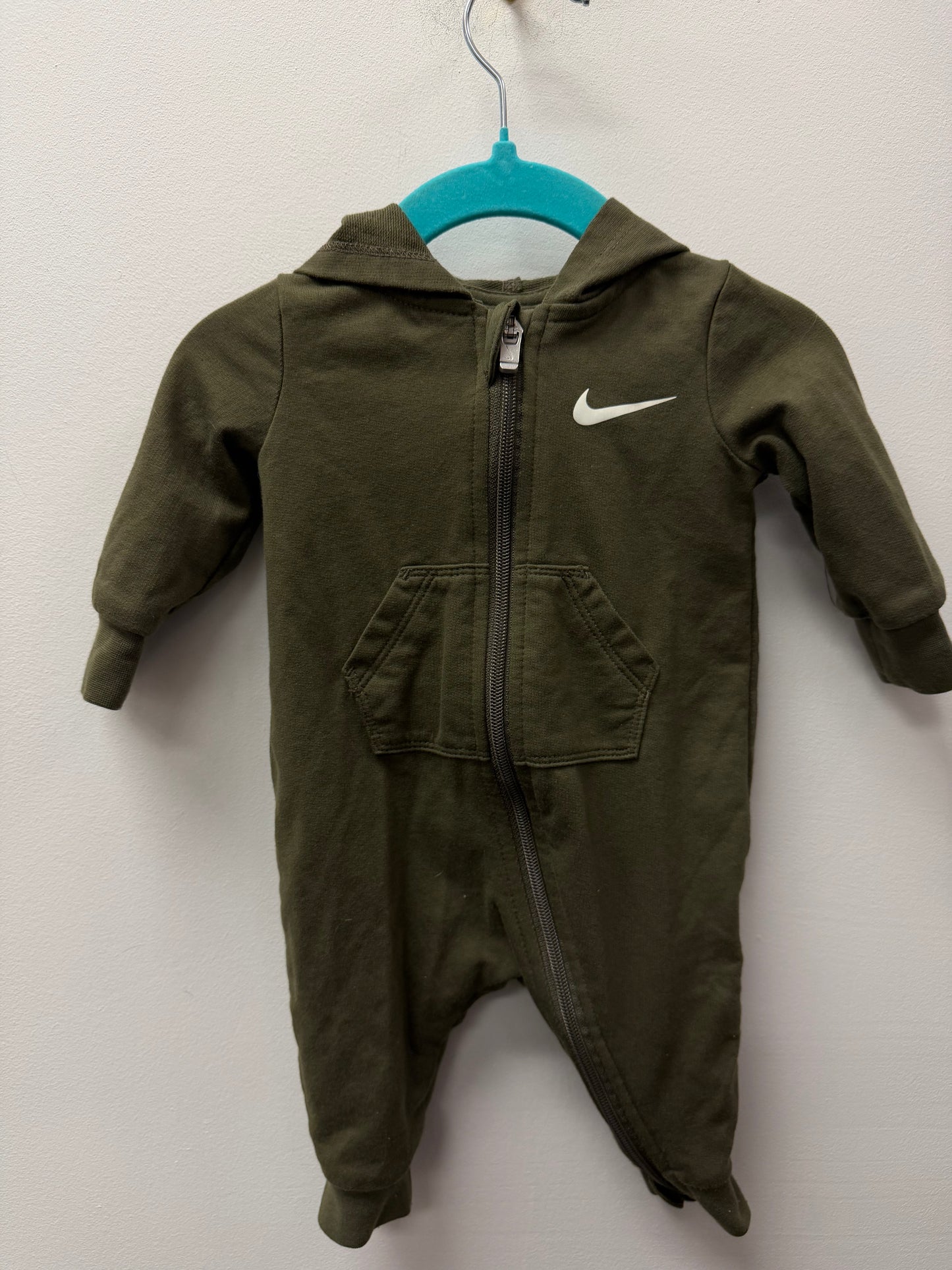 NIKE HOODED ONE PIECE SIZE 3M