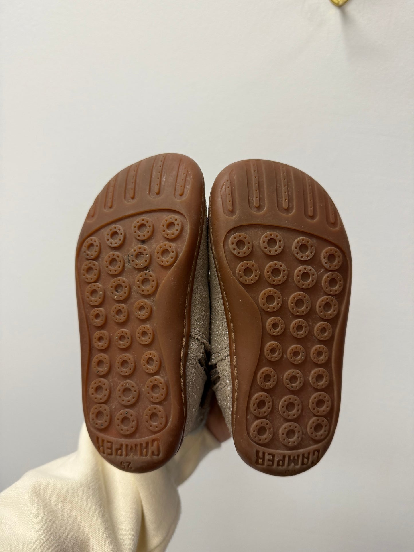 CAMPER BOOTS SIZE 8