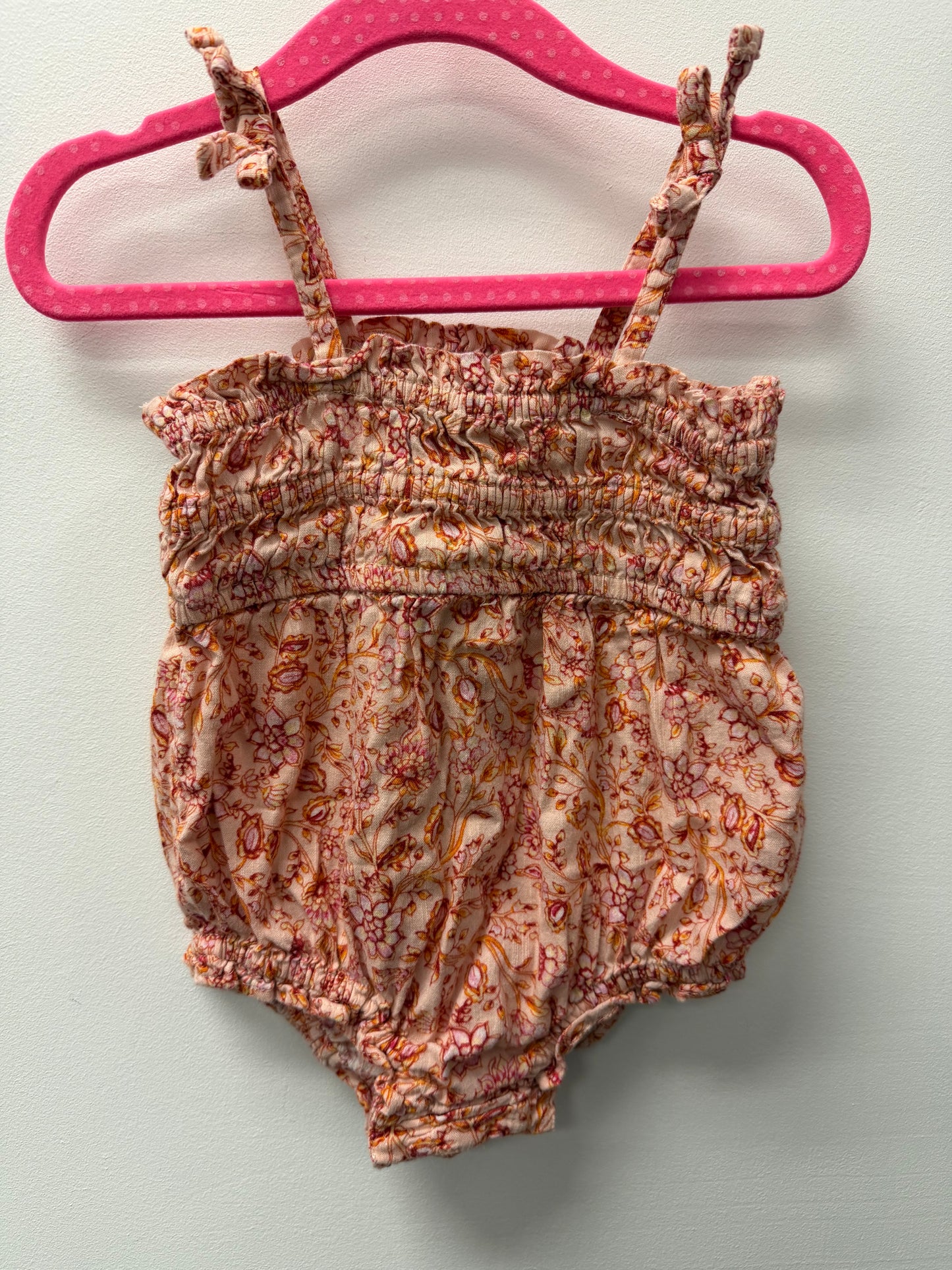 OLD NAVY BUBBLE ROMPER SIZE 6-12M