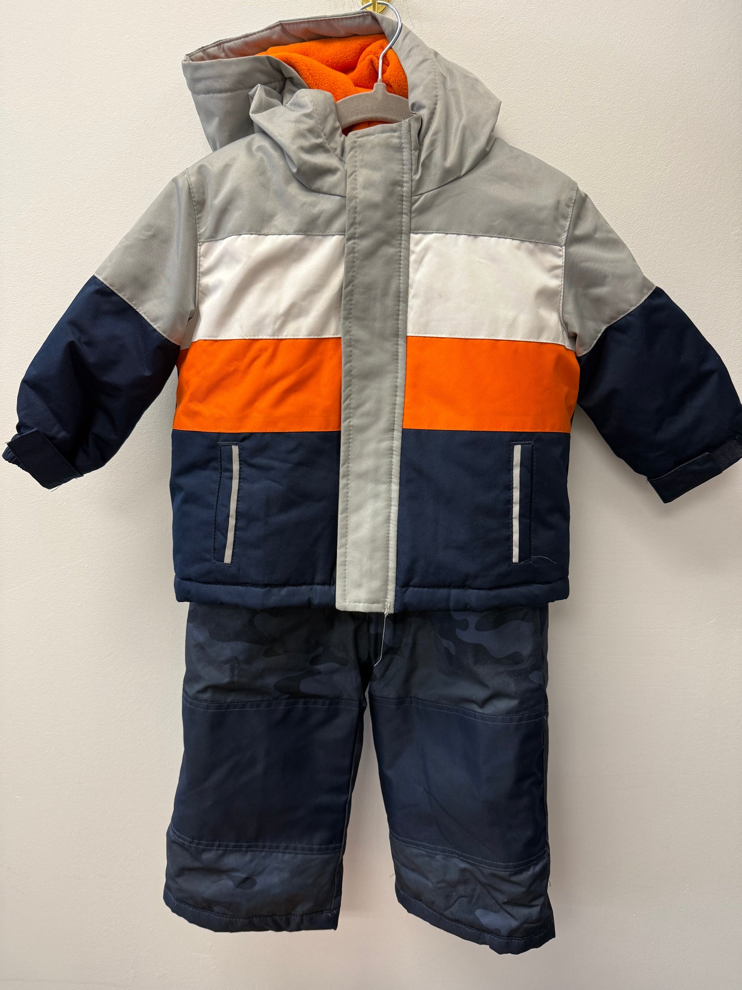 GEORGE SNOWSUIT SIZE 2T