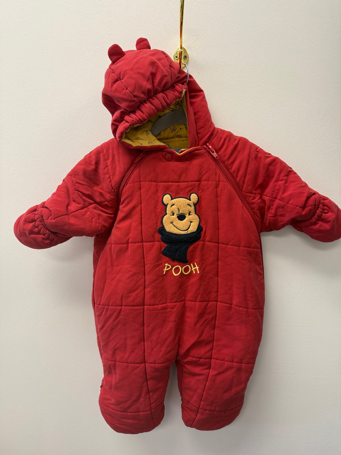 VINTAGE DISNEY WINNIE THE POOH BUNTING SUIT SIZE 3-6M