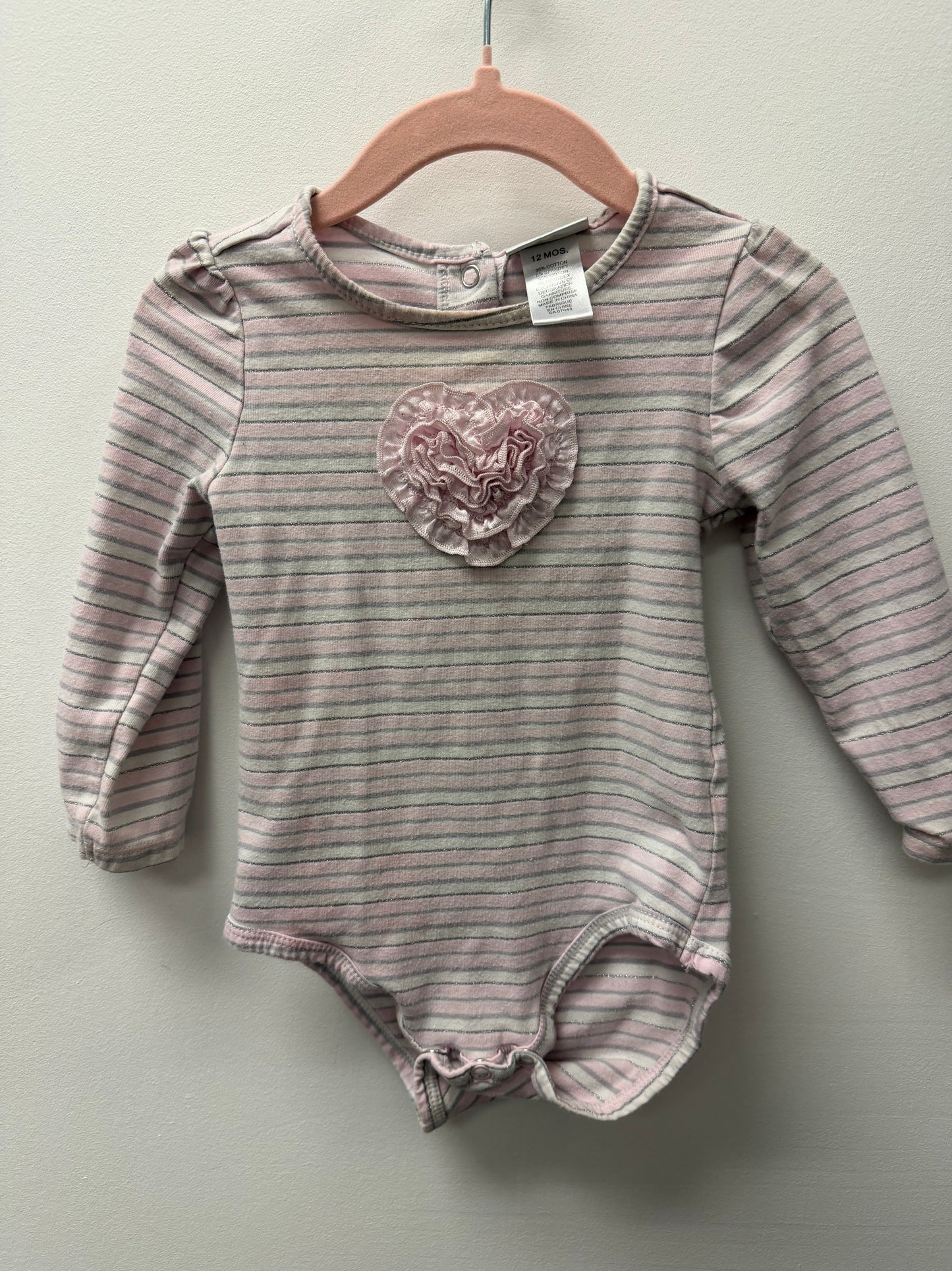 MAGGIE + ZOE HEART ONESIE SIZE 12M