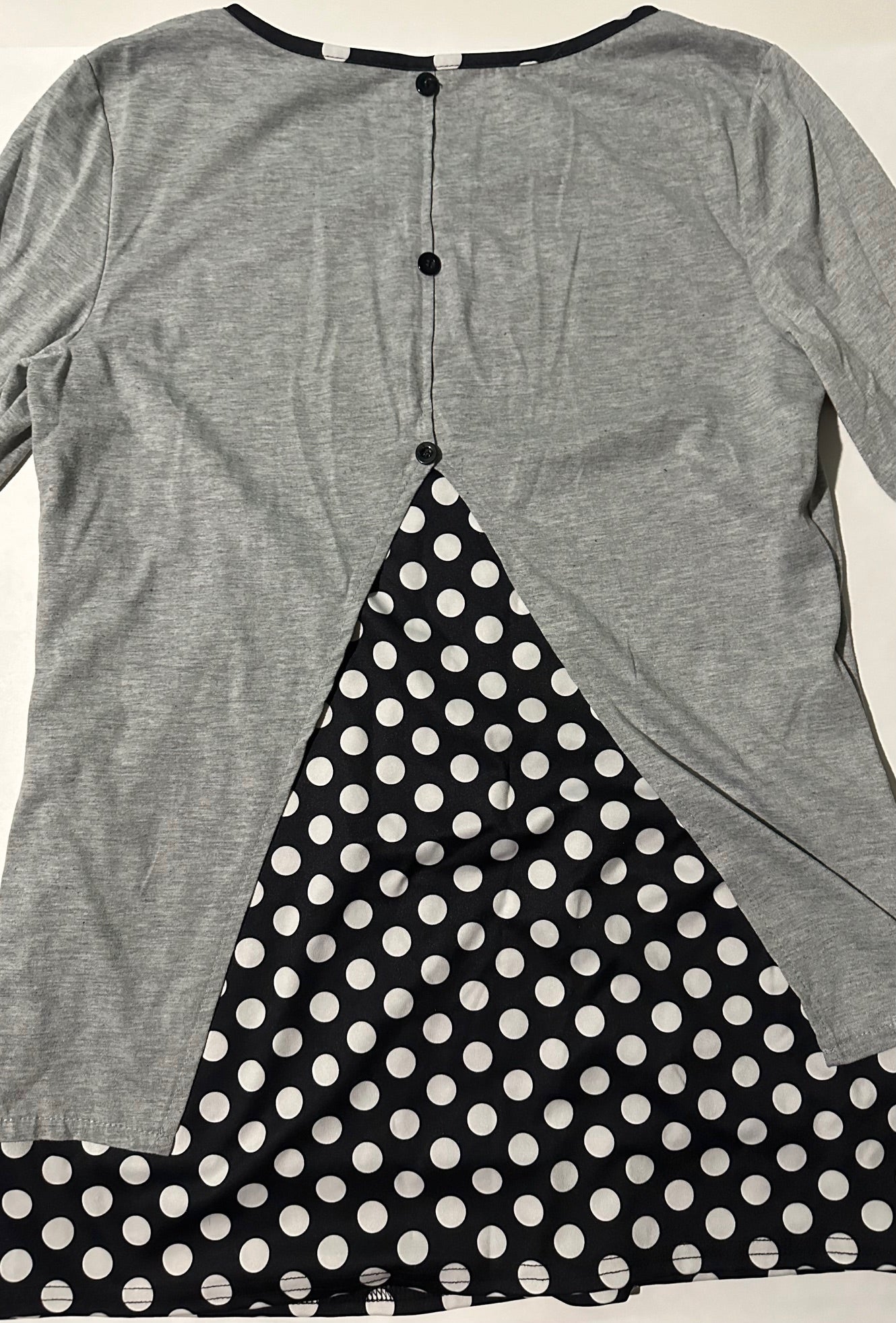 *Adult* Unknown Brand, Grey Shirt with Black and White Polka-Dots - Size Medium