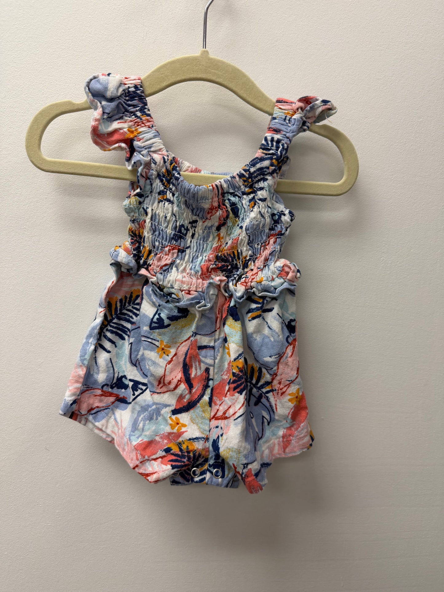 VINCE CAMUTO ROMPER SIZE 6-9M