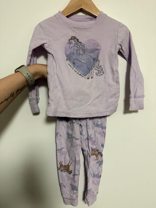 CARTERS UNICORN PJ'S SIZE 2T